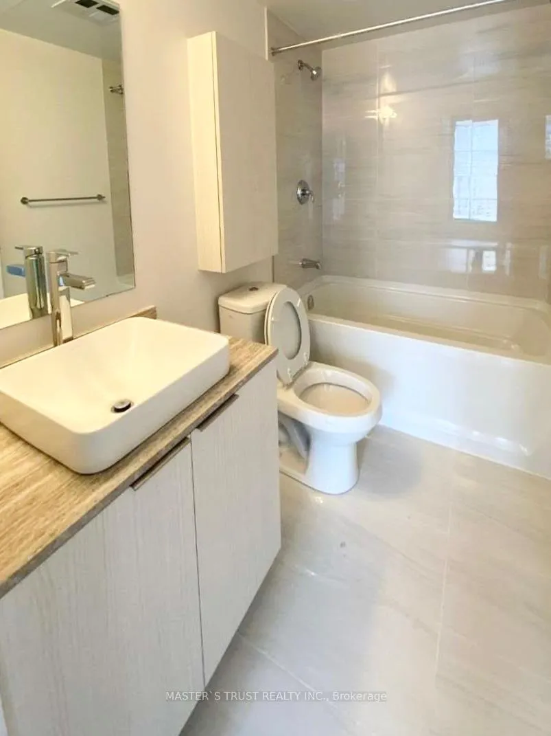 Photo 7 of Unit 808, 11 Wellesley Street W, Toronto, Bay Street Corridor — HOMEH