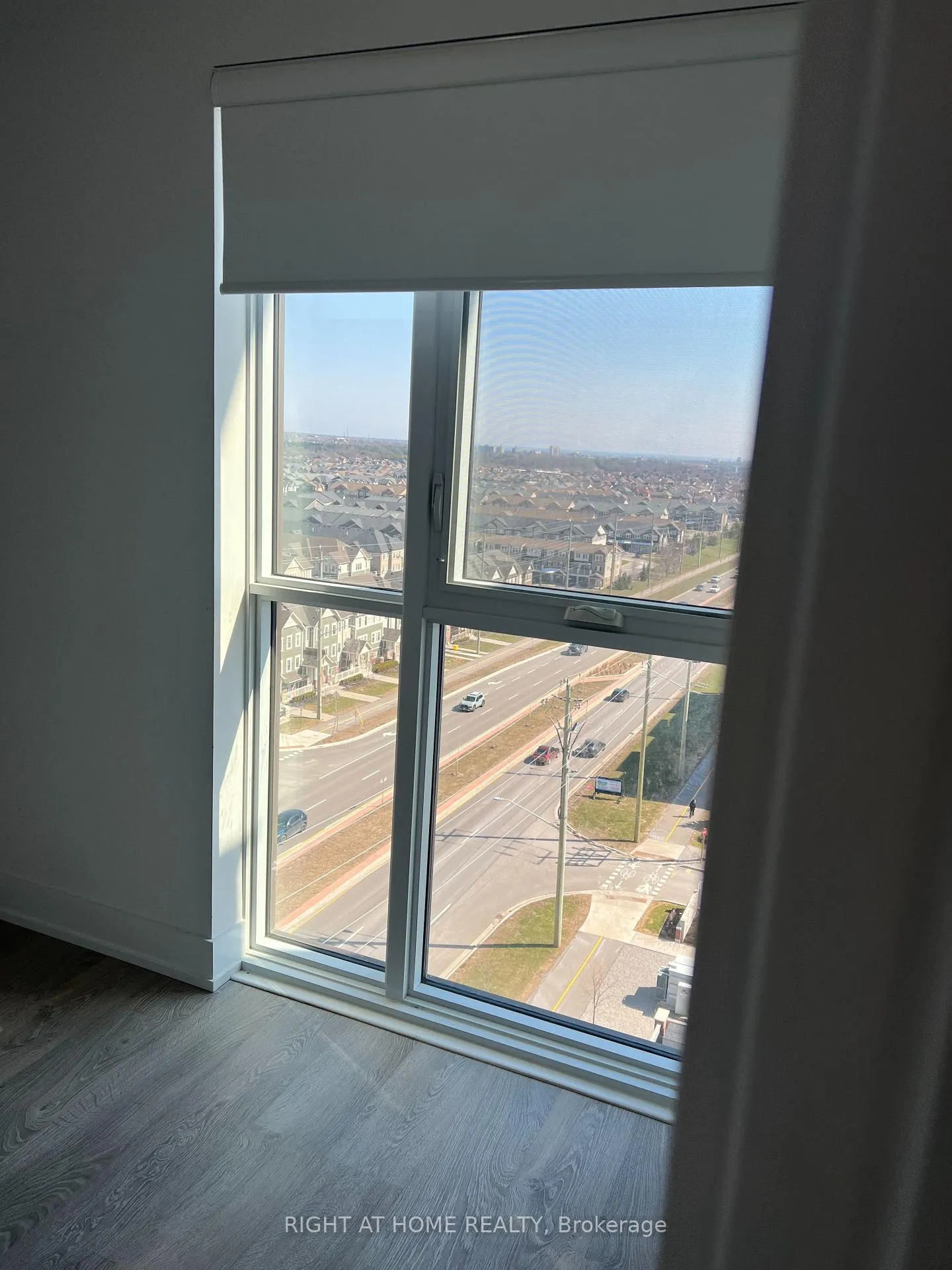 Photo 5 of Unit 1016, 2550 Simcoe Street, Oshawa, Windfields — HOMEH