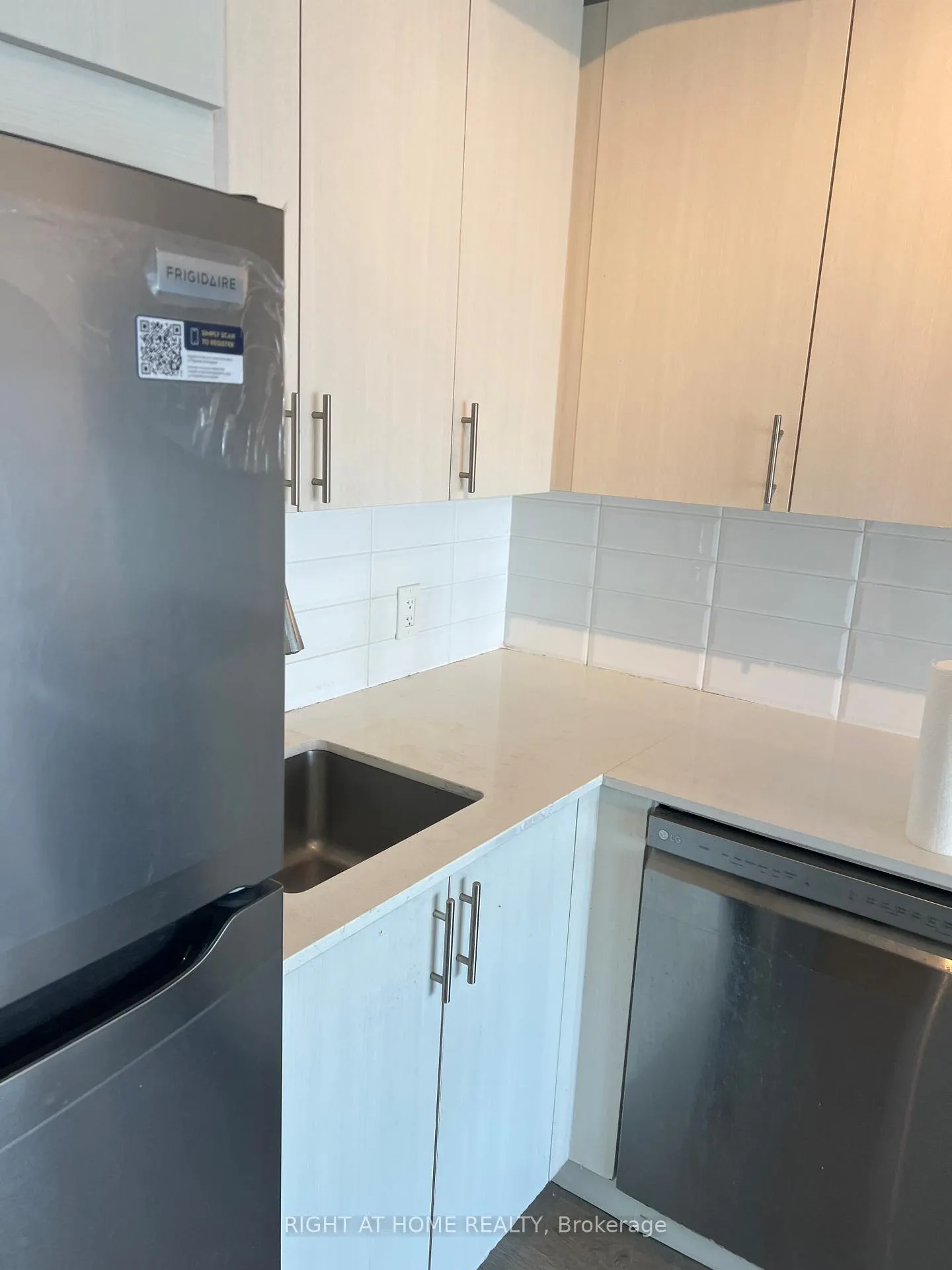 Photo 9 of Unit 1016, 2550 Simcoe Street, Oshawa, Windfields — HOMEH