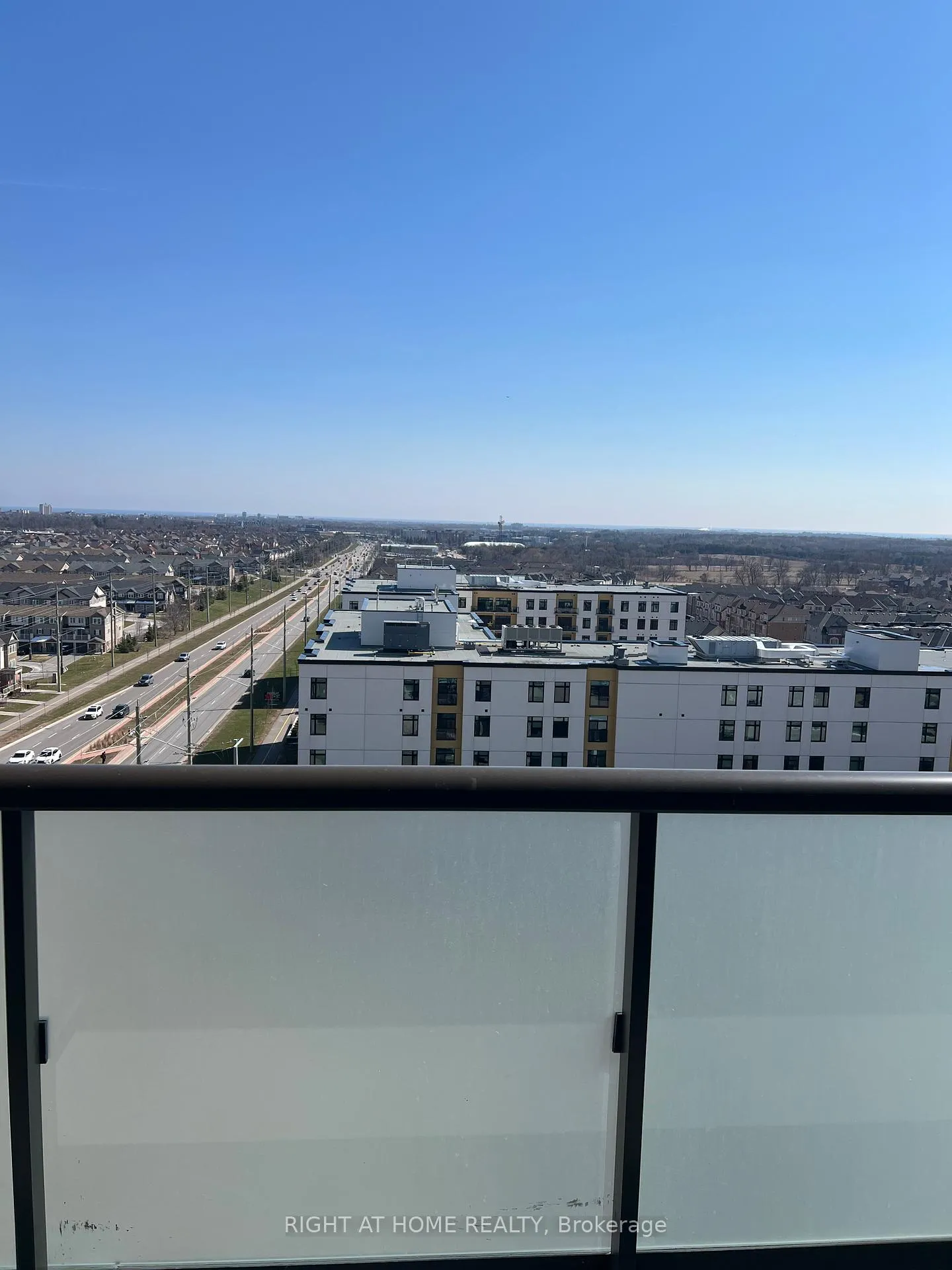 Photo 11 of Unit 1016, 2550 Simcoe Street, Oshawa, Windfields — HOMEH