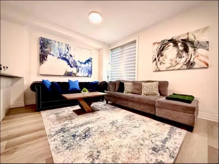 Photo 5 of 7481 Splendour Drive, Niagara Falls, Brown — HOMEH