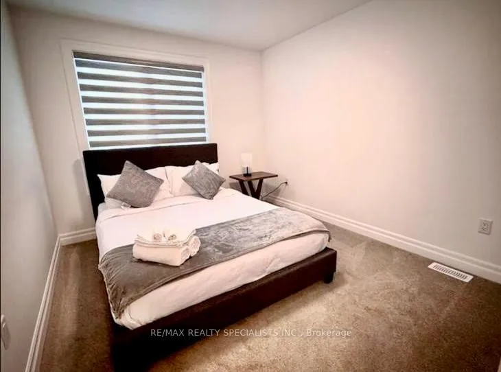 Photo 12 of 7481 Splendour Drive, Niagara Falls, Brown — HOMEH