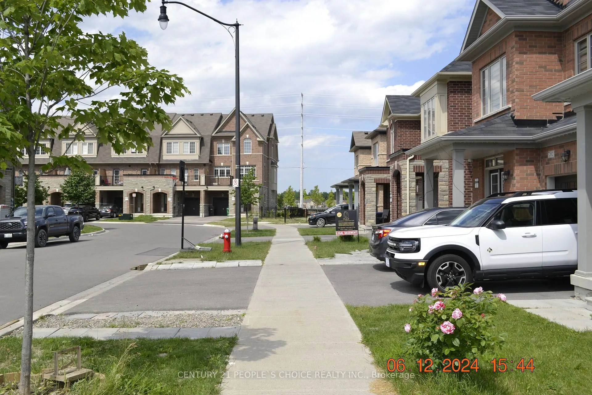 Photo 1 of 206 Fruitvale Circle, Brampton, Northwest Brampton — HOMEH
