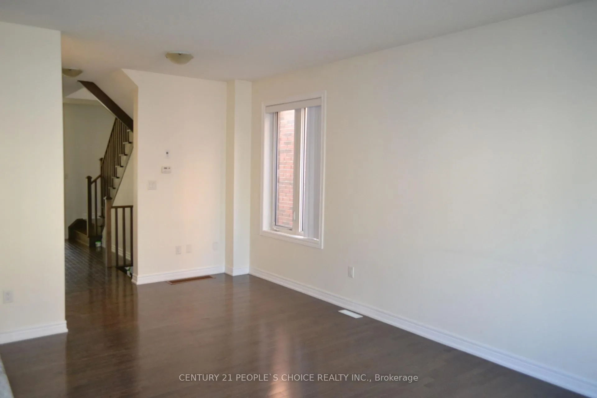 Photo 2 of 206 Fruitvale Circle, Brampton, Northwest Brampton — HOMEH
