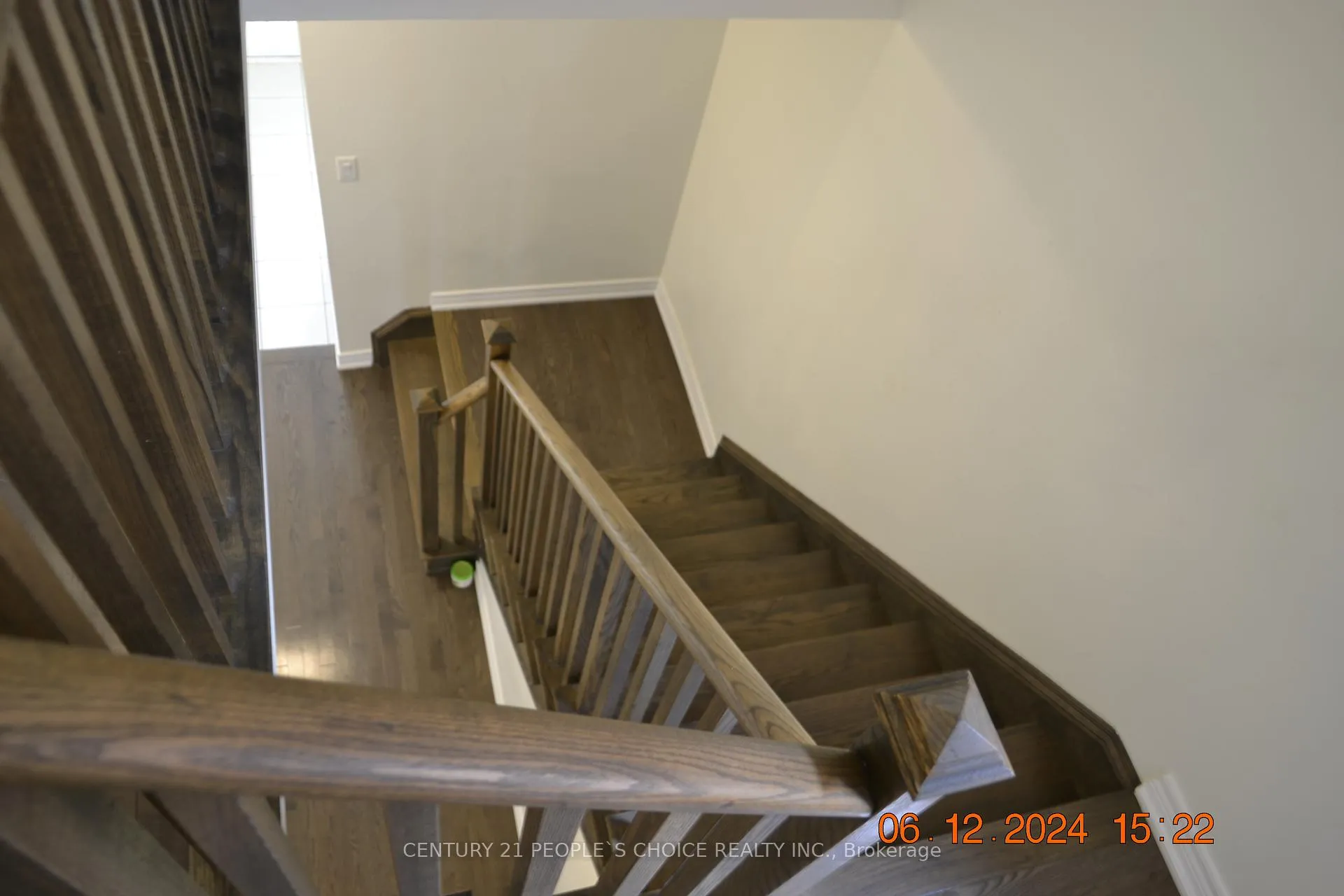 Photo 8 of 206 Fruitvale Circle, Brampton, Northwest Brampton — HOMEH