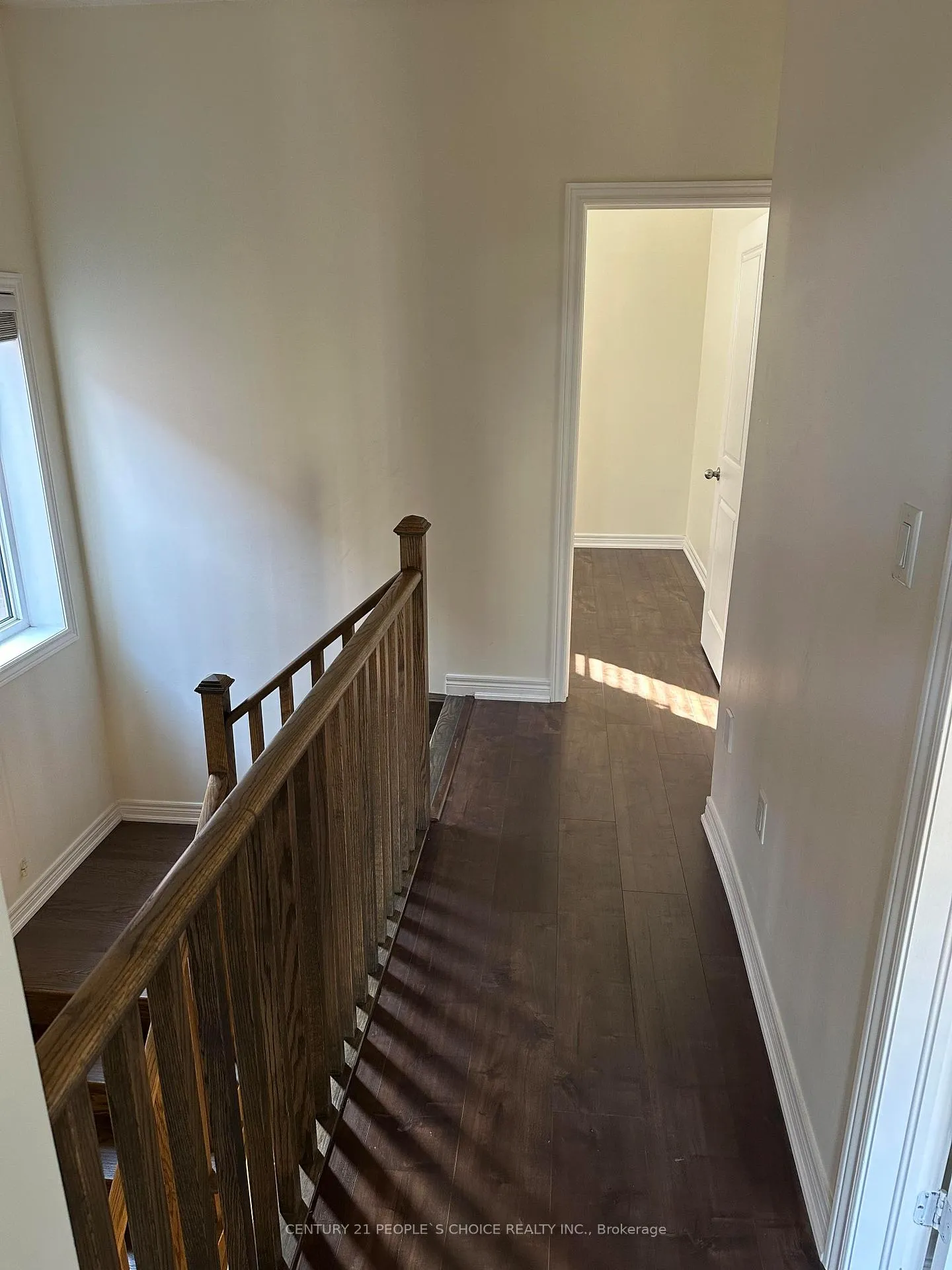 Photo 9 of 206 Fruitvale Circle, Brampton, Northwest Brampton — HOMEH
