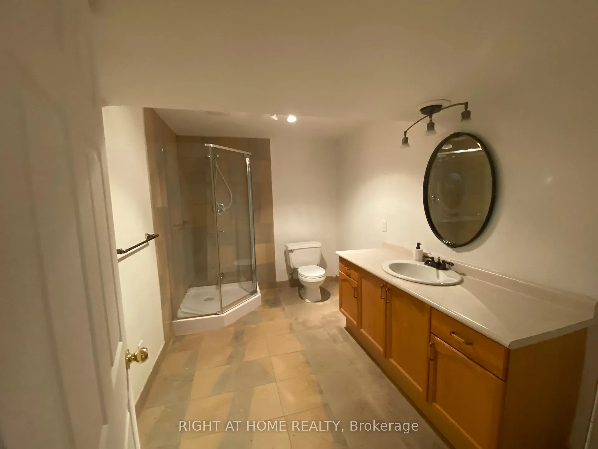 Photo 5 of Unit Basement, 290 Greenock Drive, Vaughan, Maple — HOMEH