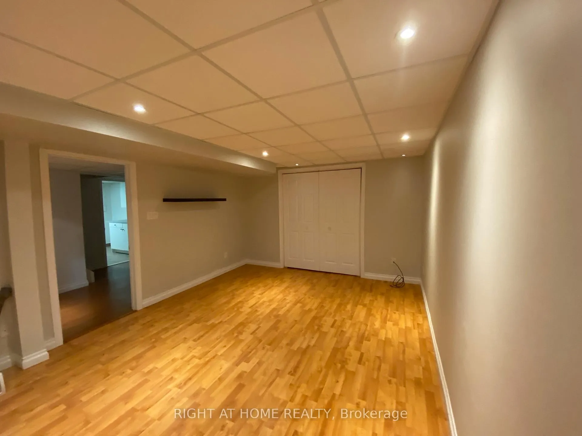 Photo 6 of Unit Basement, 290 Greenock Drive, Vaughan, Maple — HOMEH