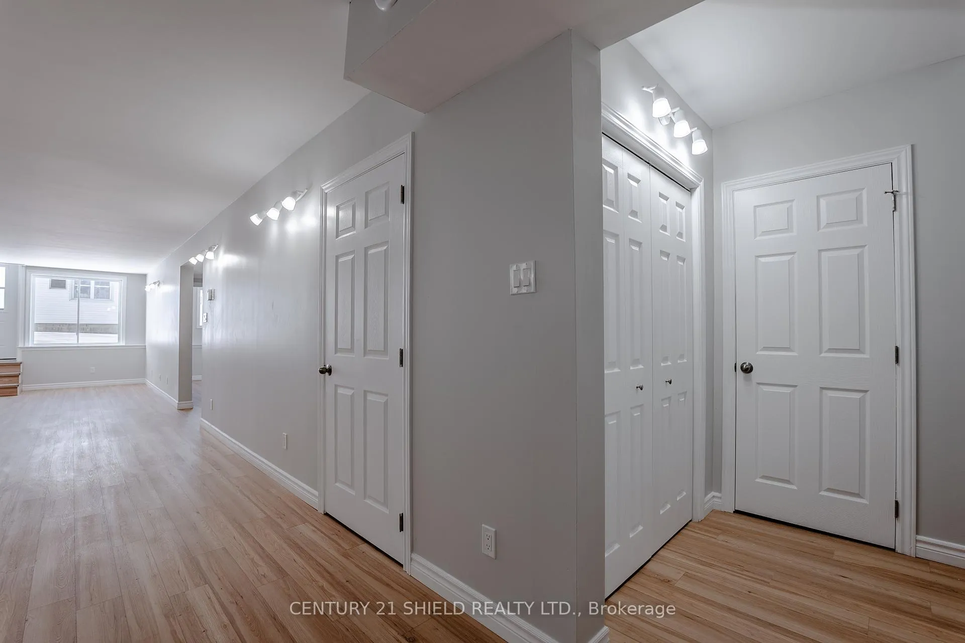 Photo 4 of Unit A, 5 William Street, North Stormont, Finch — HOMEH