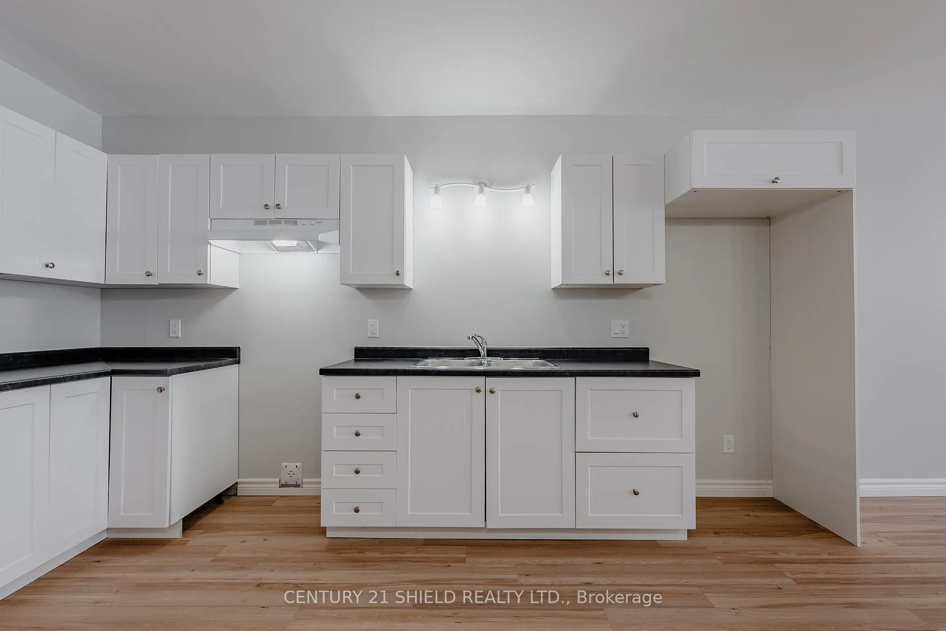 Photo 6 of Unit A, 5 William Street, North Stormont, Finch — HOMEH