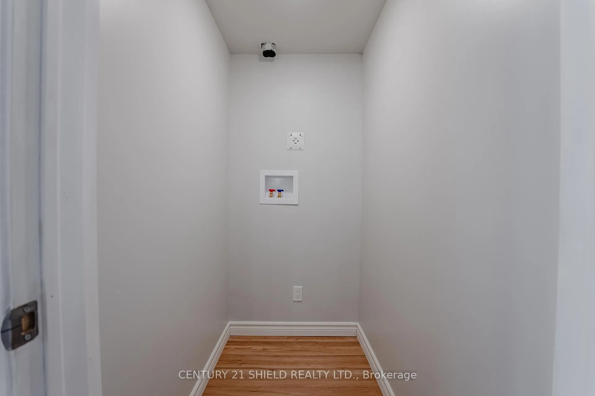 Photo 10 of Unit A, 5 William Street, North Stormont, Finch — HOMEH