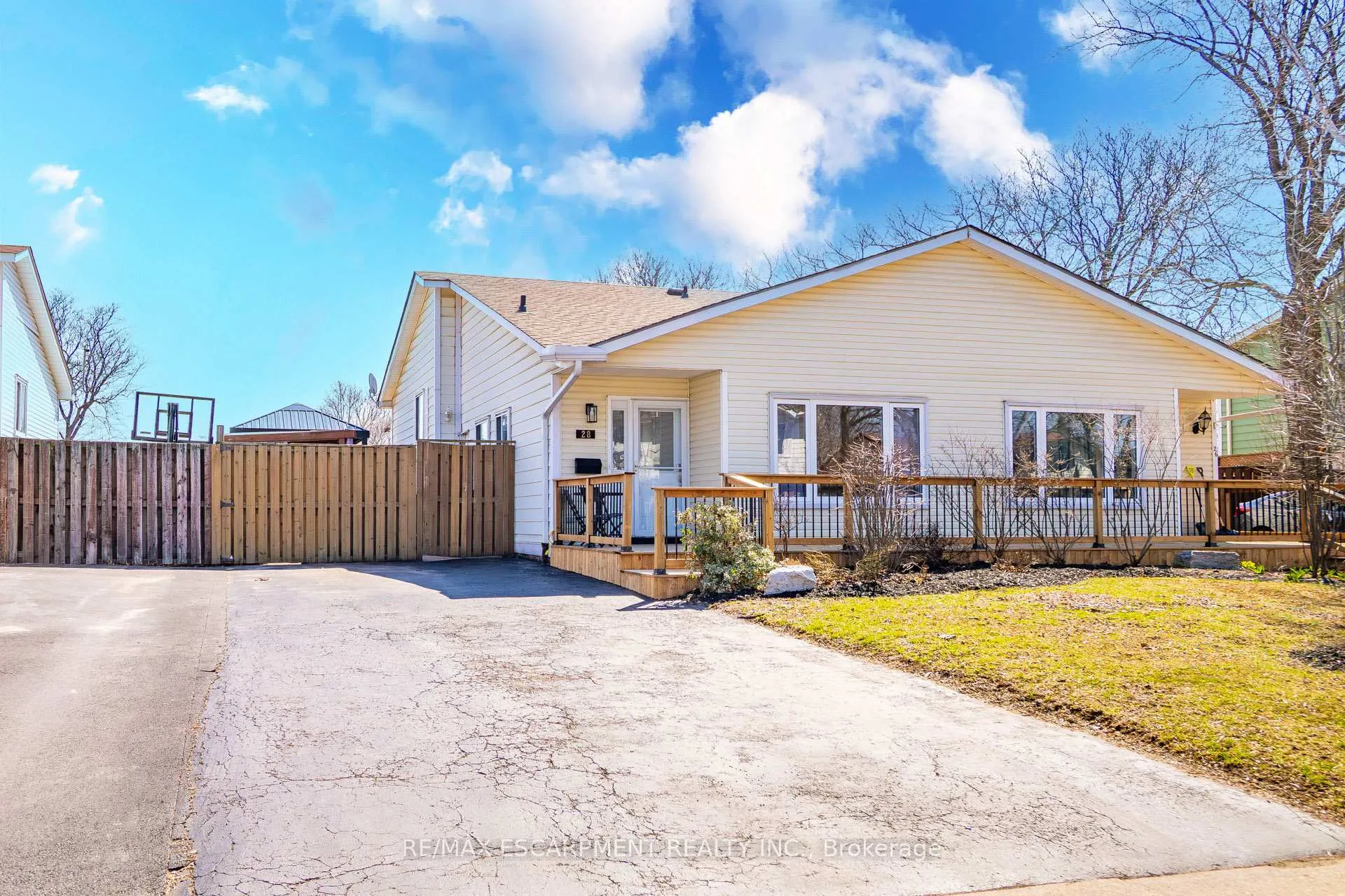 Photo 1 of 28 Golden Orchard Drive, Hamilton, Gourley — HOMEH