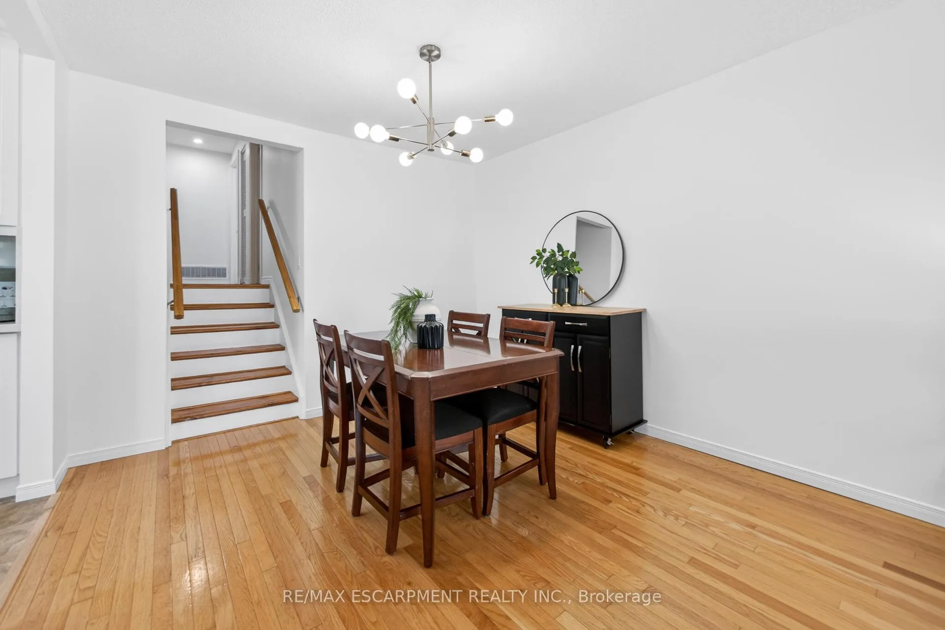 Photo 9 of 28 Golden Orchard Drive, Hamilton, Gourley — HOMEH