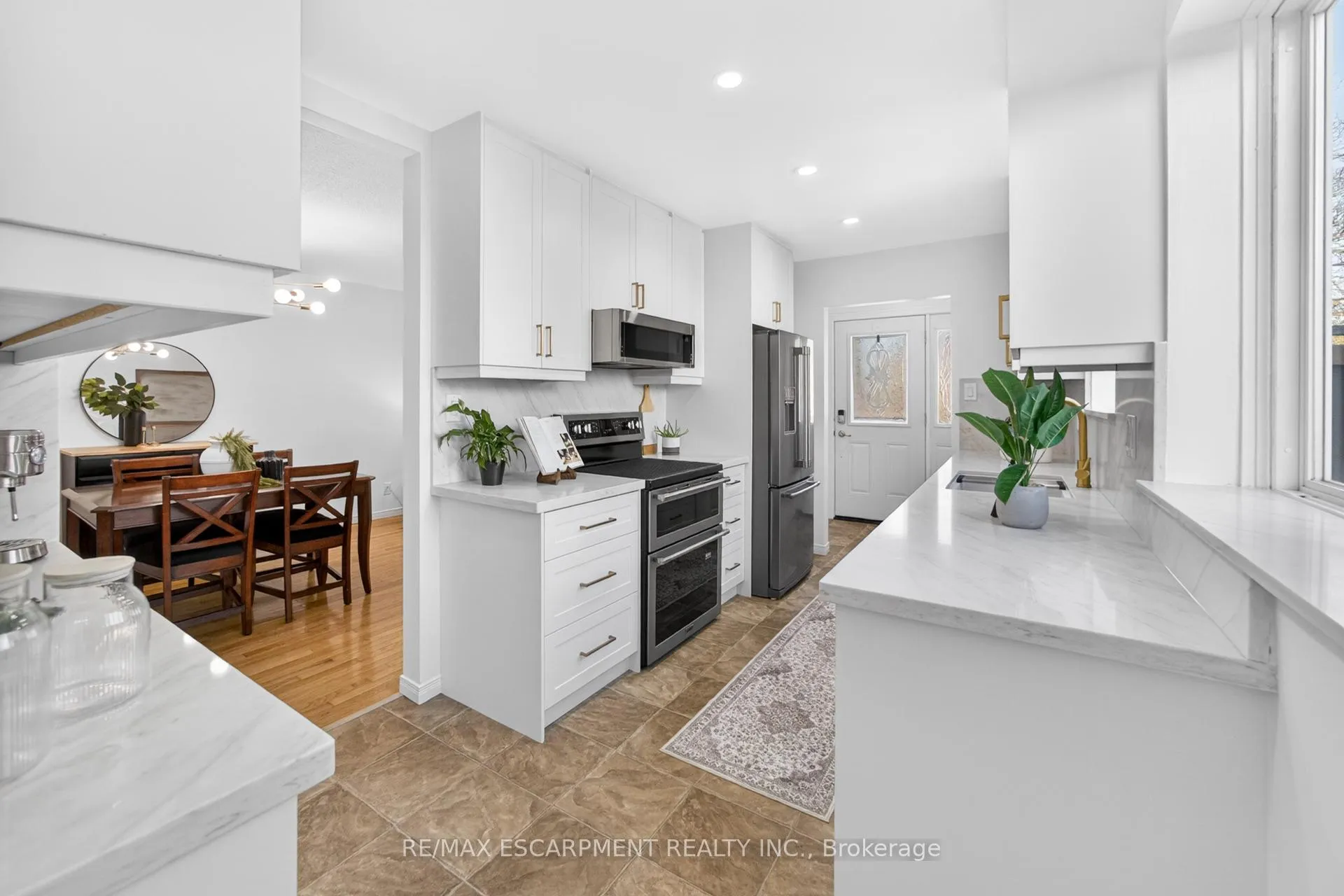 Photo 13 of 28 Golden Orchard Drive, Hamilton, Gourley — HOMEH