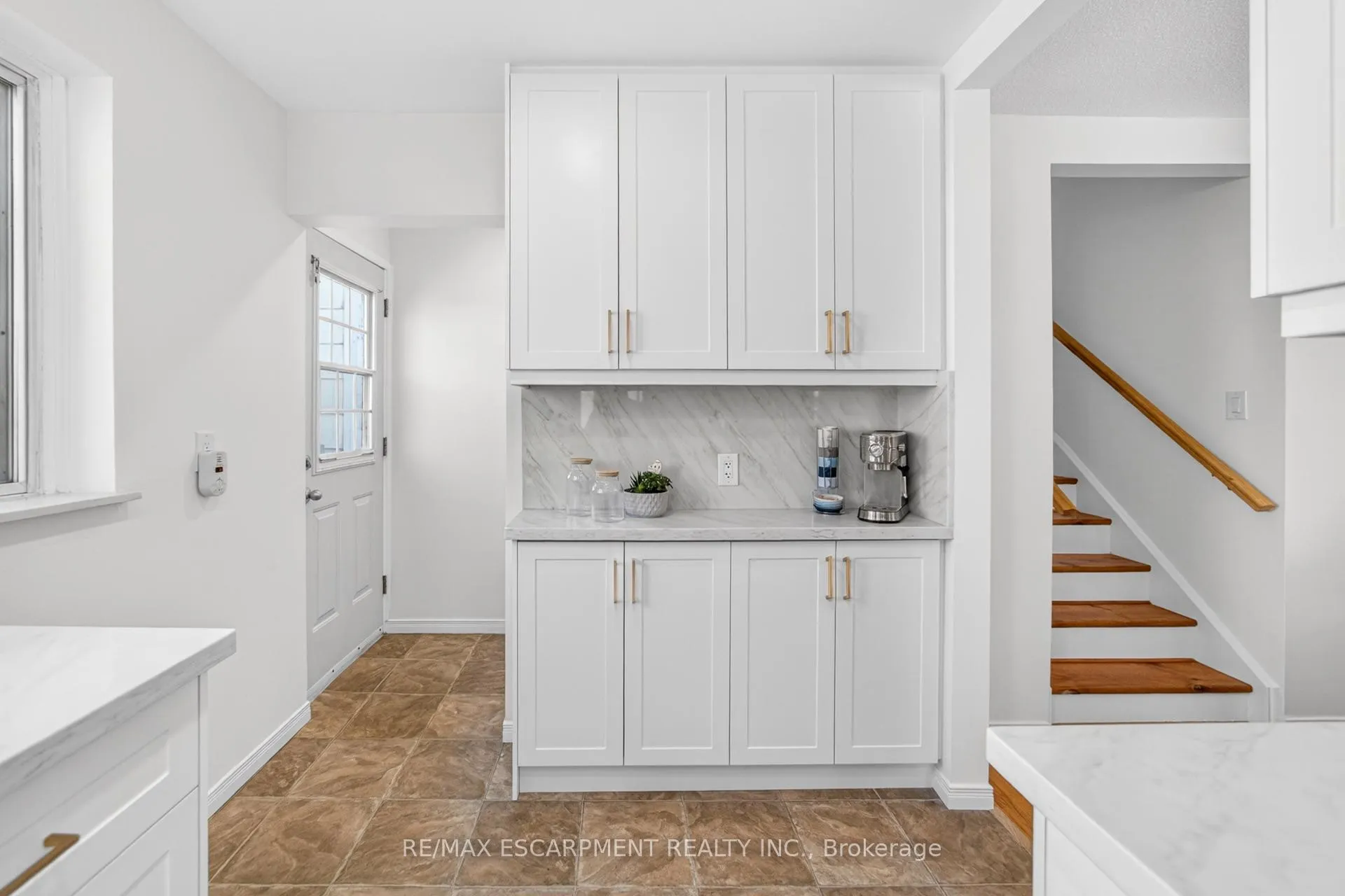 Photo 15 of 28 Golden Orchard Drive, Hamilton, Gourley — HOMEH