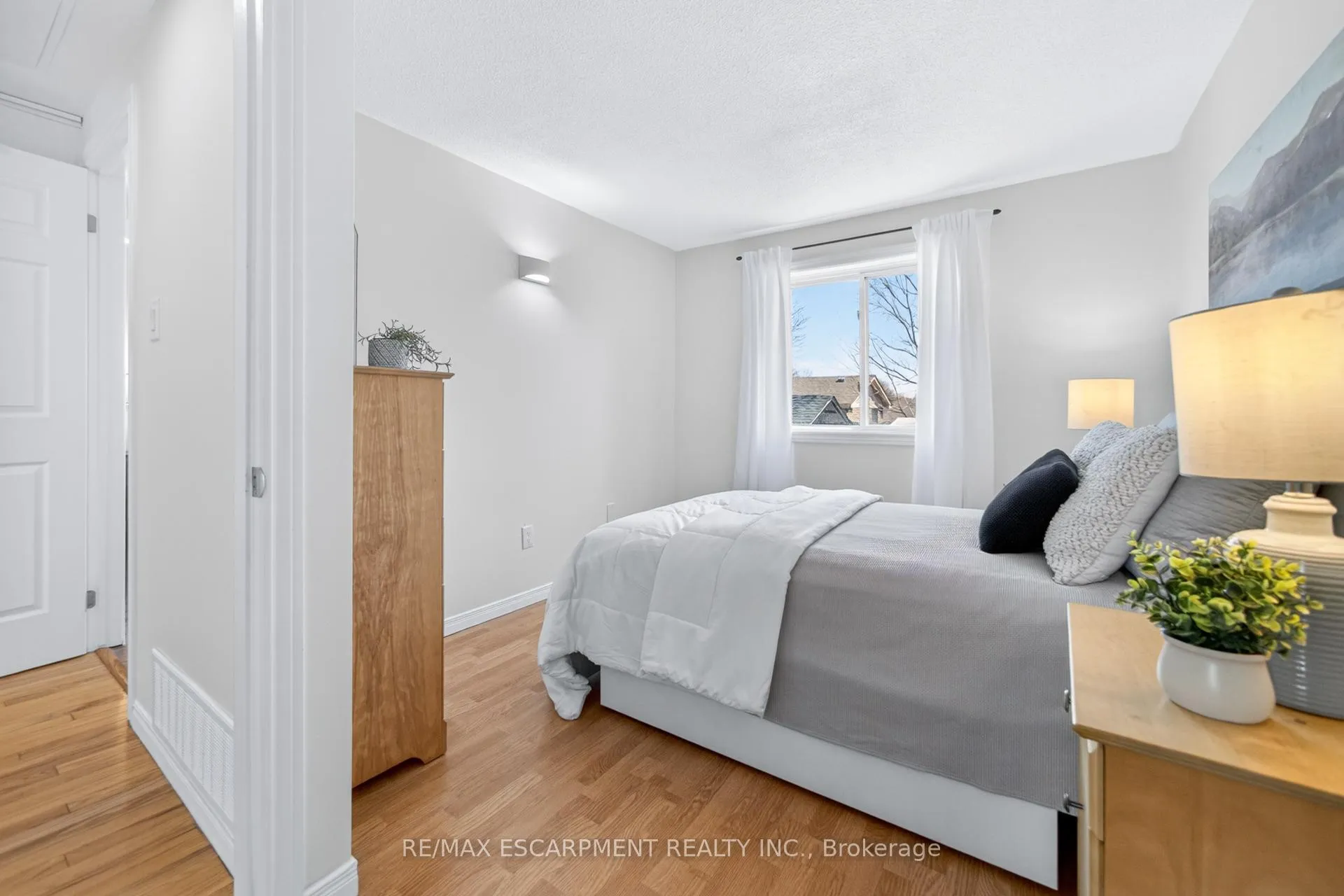 Photo 18 of 28 Golden Orchard Drive, Hamilton, Gourley — HOMEH
