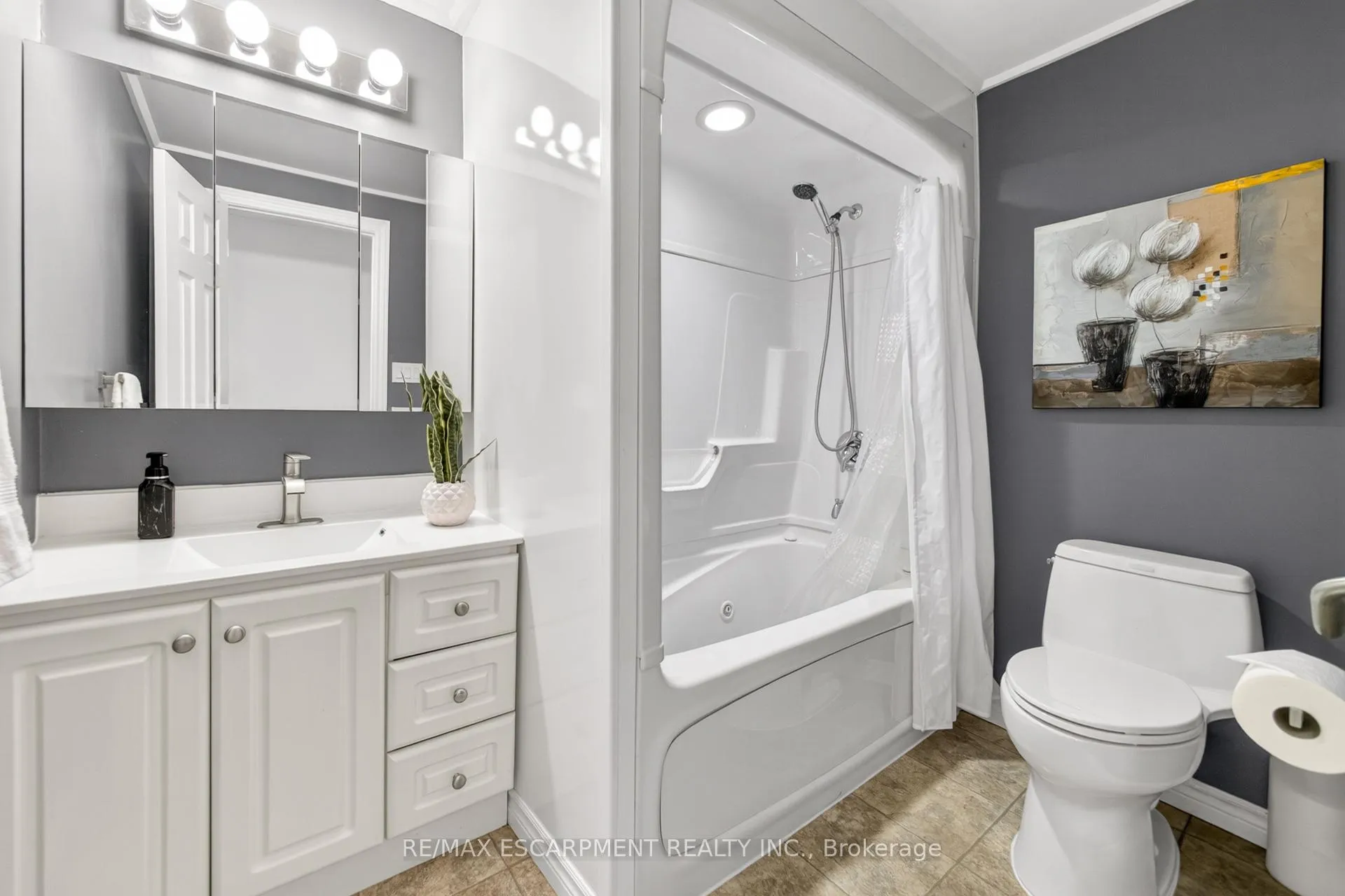 Photo 25 of 28 Golden Orchard Drive, Hamilton, Gourley — HOMEH