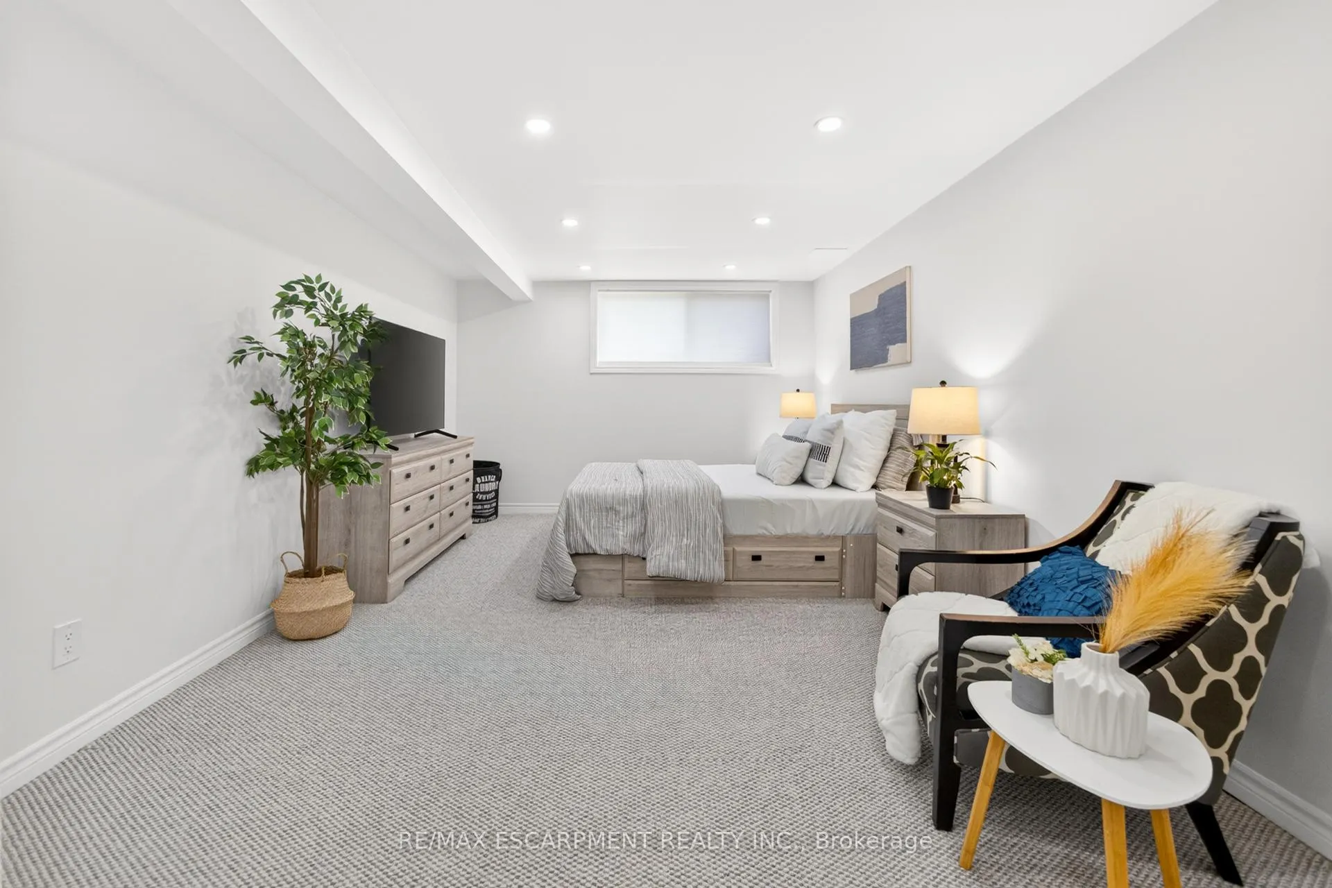 Photo 26 of 28 Golden Orchard Drive, Hamilton, Gourley — HOMEH