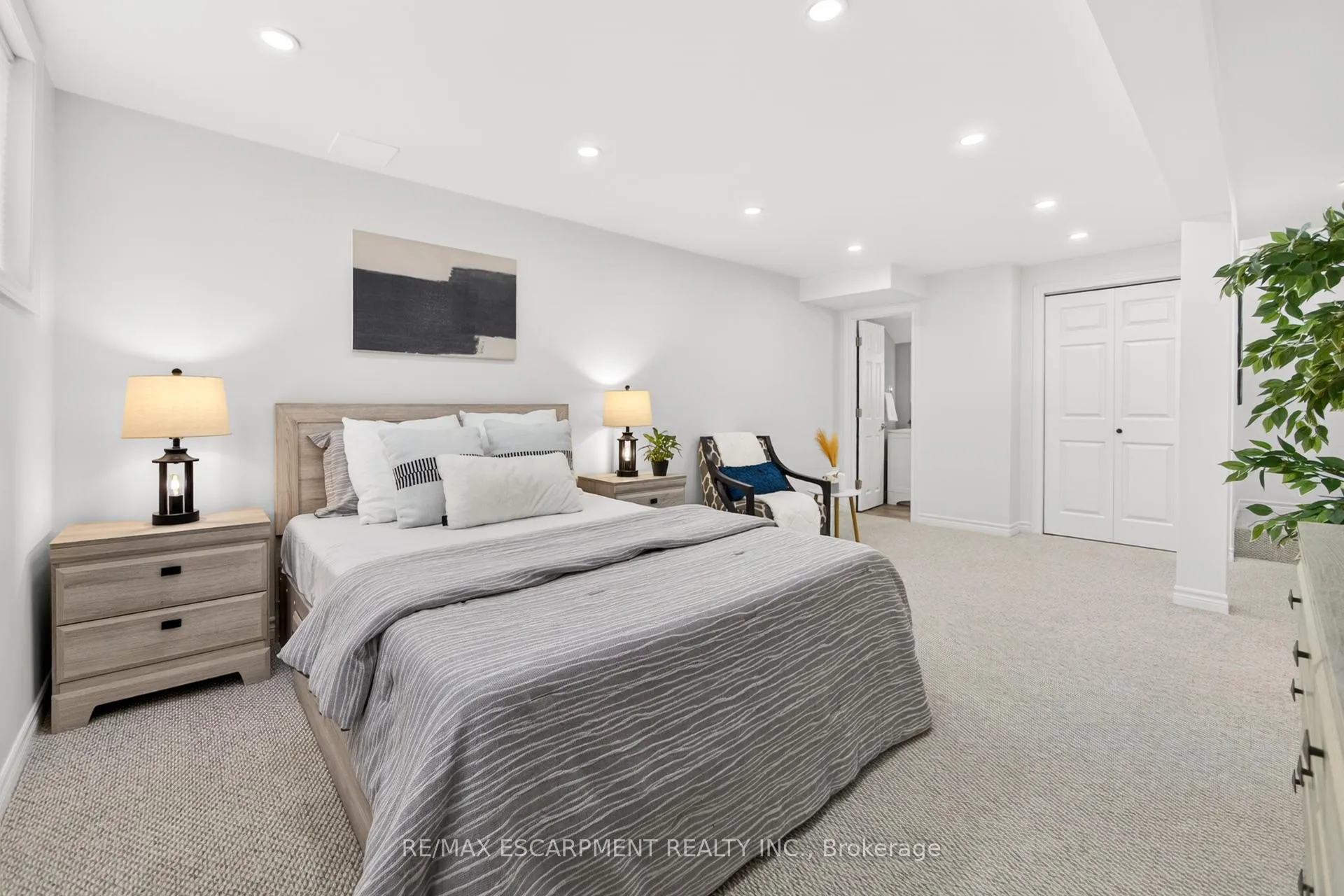 Photo 28 of 28 Golden Orchard Drive, Hamilton, Gourley — HOMEH