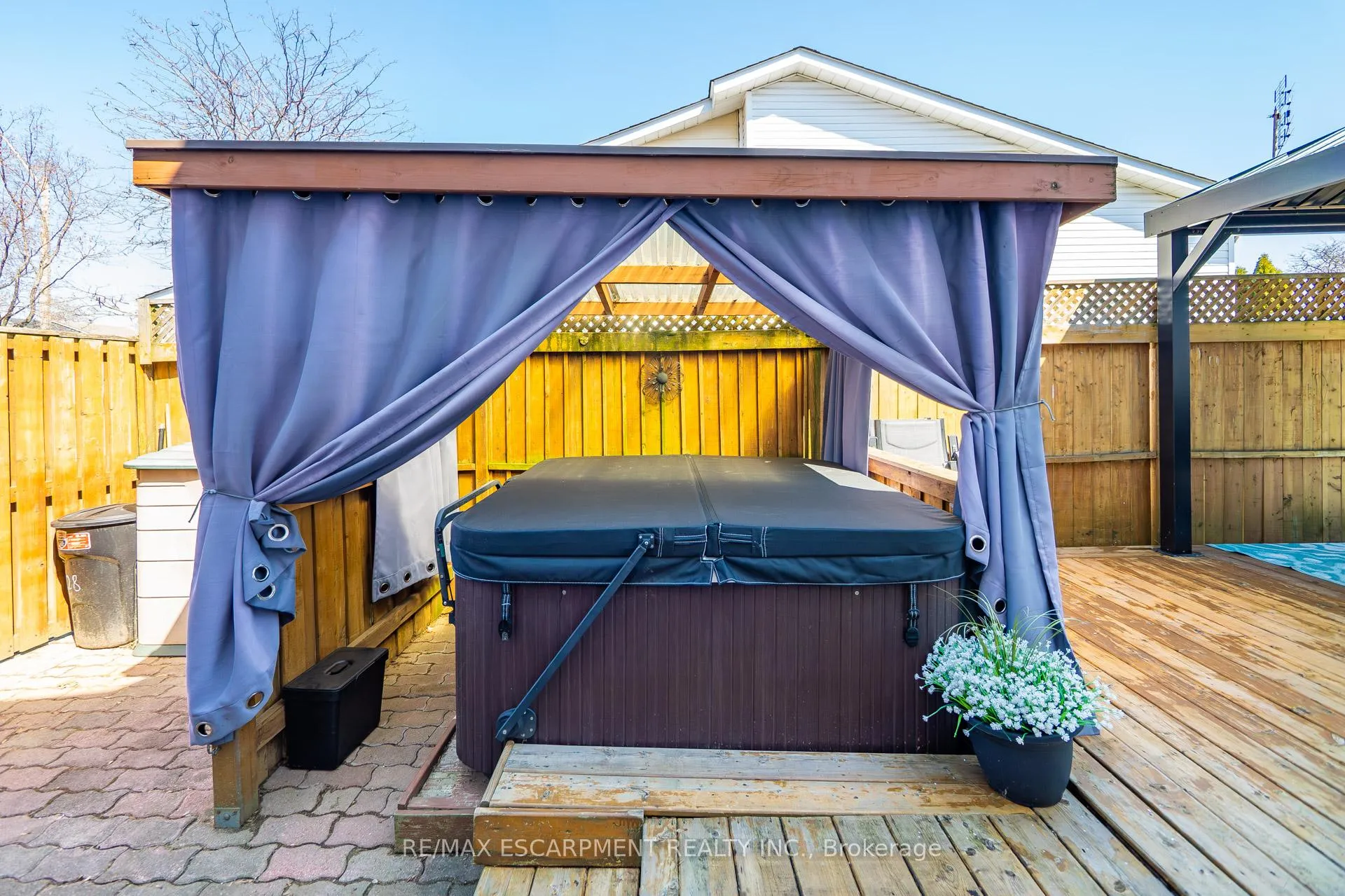 Photo 33 of 28 Golden Orchard Drive, Hamilton, Gourley — HOMEH