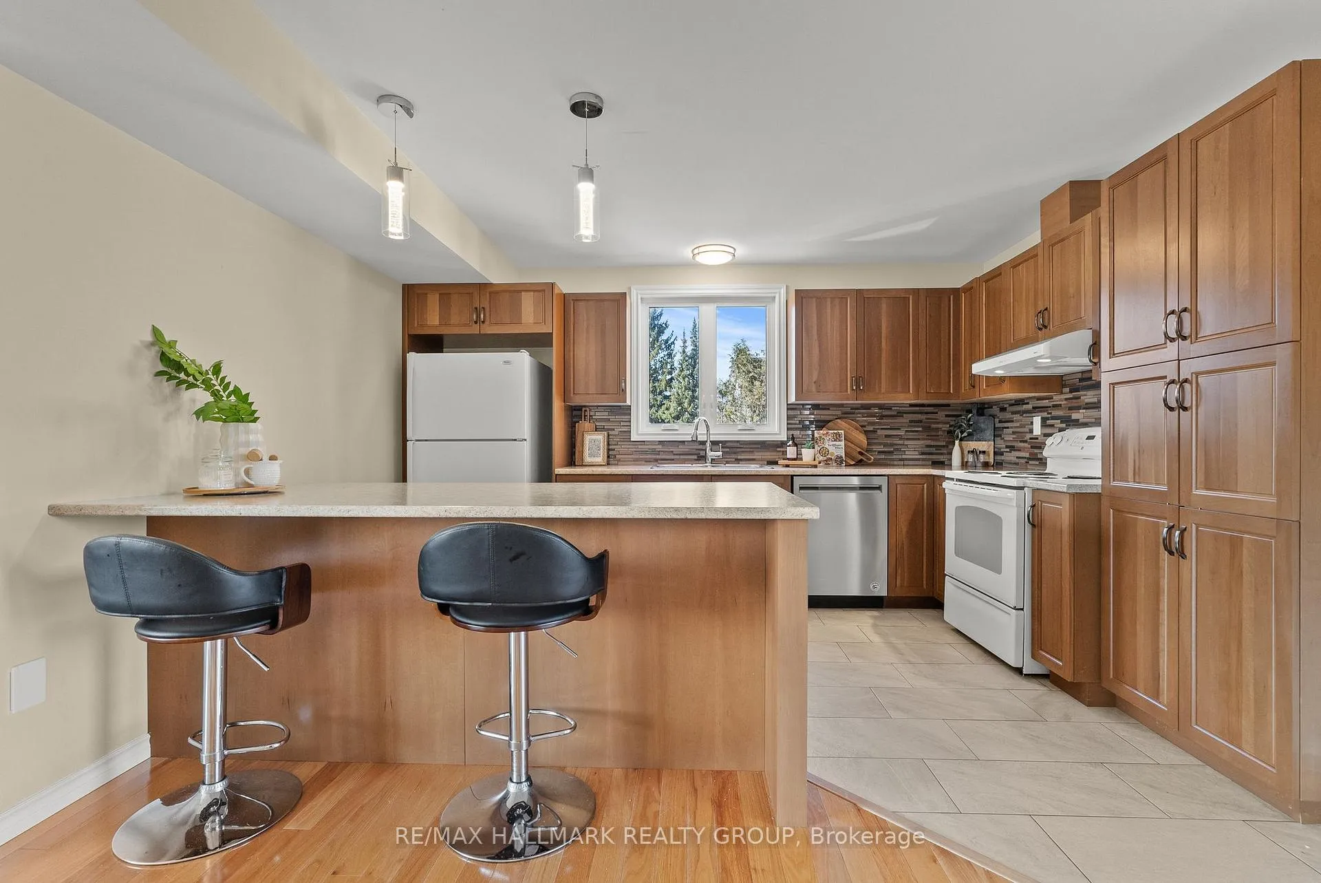 Photo 5 of 2431 Dunning Road, Ottawa, Cumberland West — HOMEH