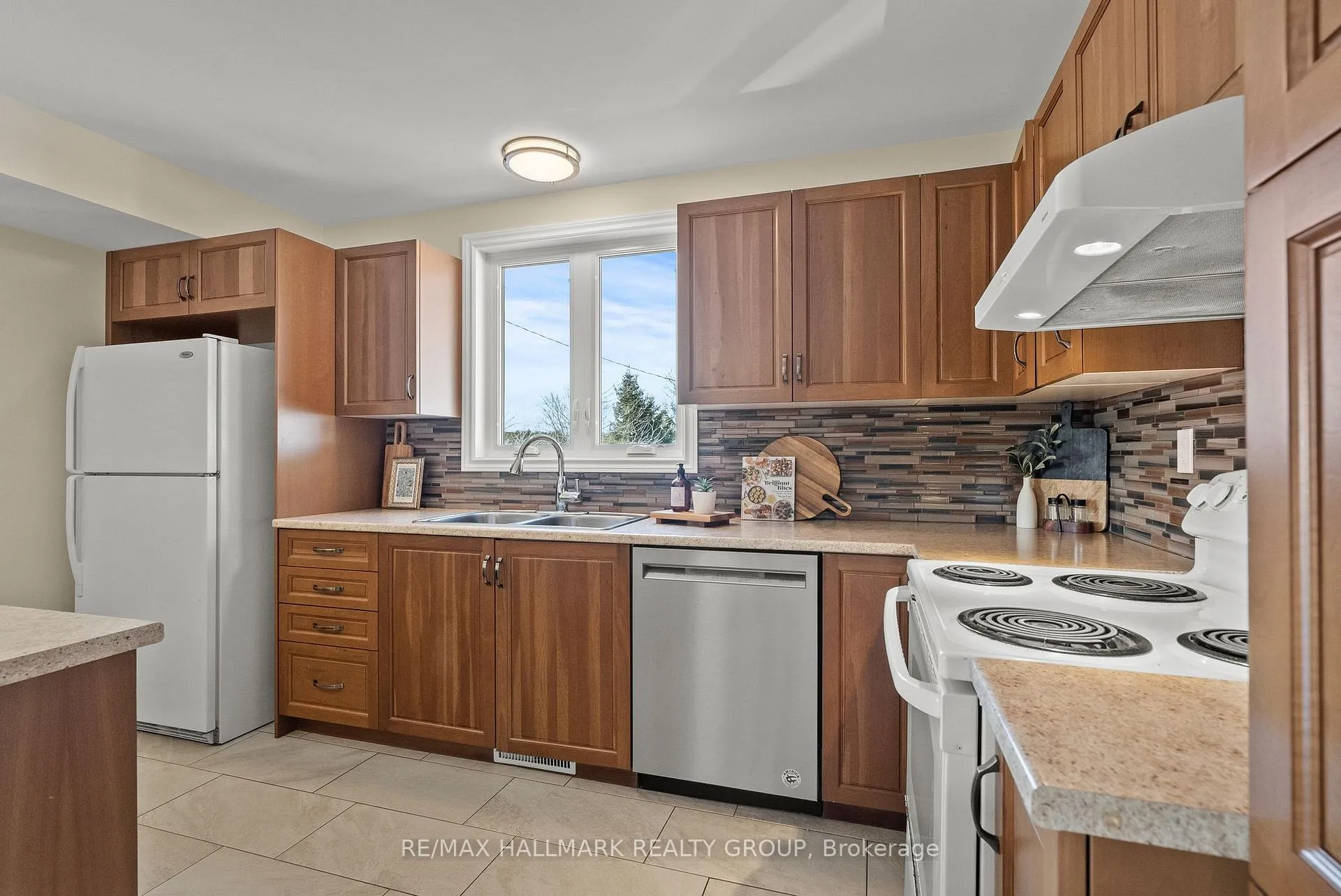 Photo 6 of 2431 Dunning Road, Ottawa, Cumberland West — HOMEH