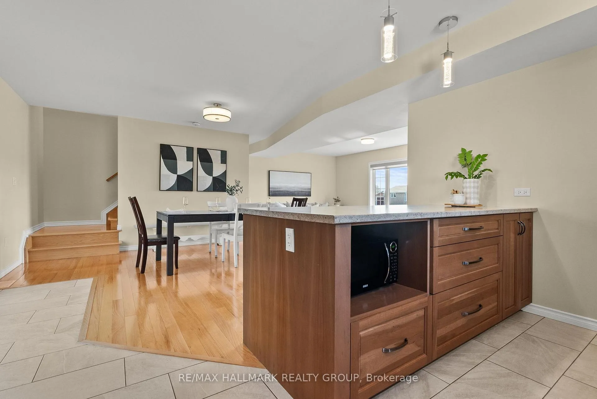 Photo 7 of 2431 Dunning Road, Ottawa, Cumberland West — HOMEH