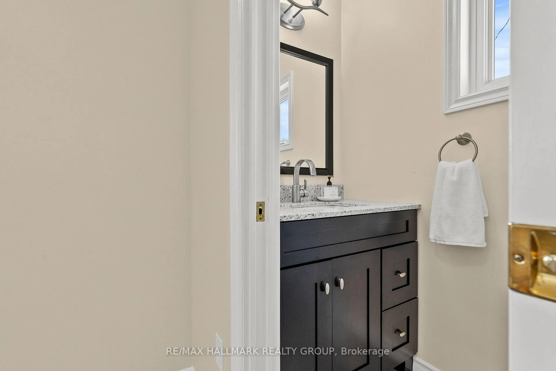 Photo 10 of 2431 Dunning Road, Ottawa, Cumberland West — HOMEH