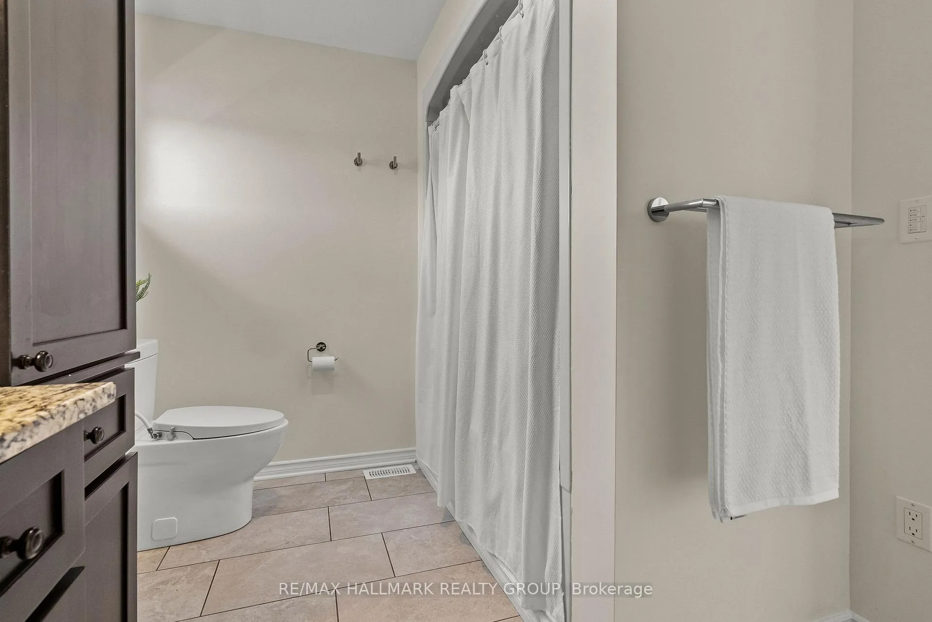 Photo 21 of 2431 Dunning Road, Ottawa, Cumberland West — HOMEH