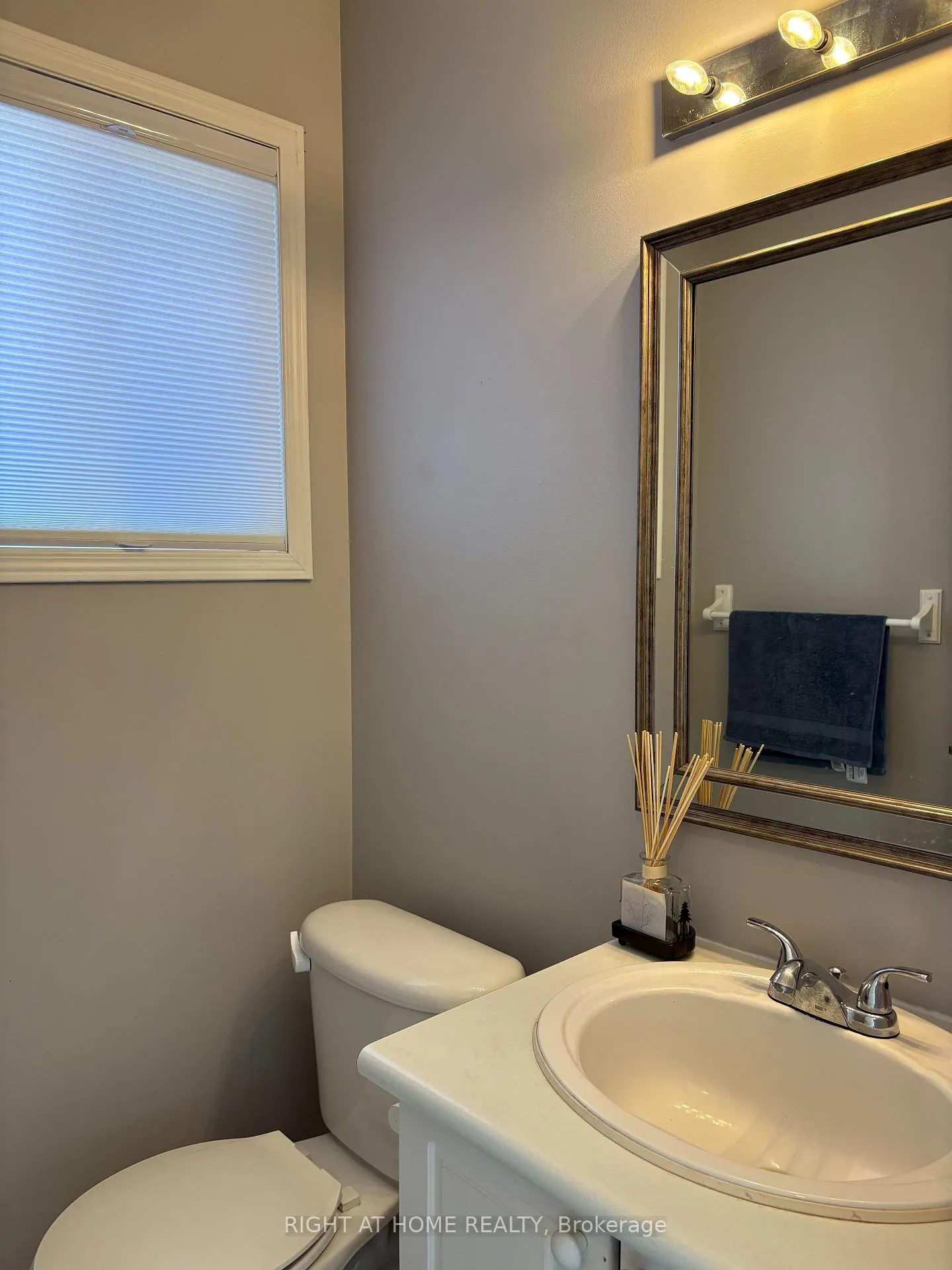 Photo 6 of 13 Golds Crescent, Barrie, Holly — HOMEH