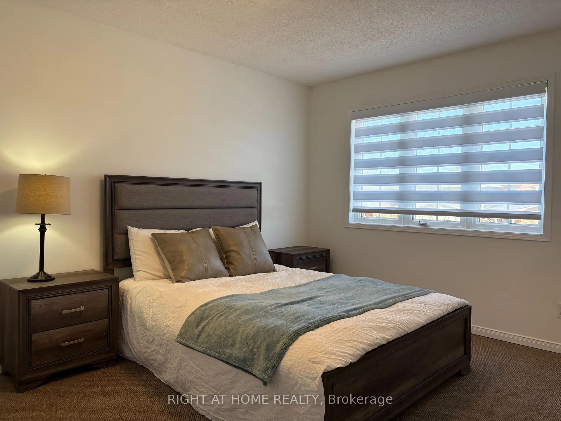 Photo 7 of 13 Golds Crescent, Barrie, Holly — HOMEH