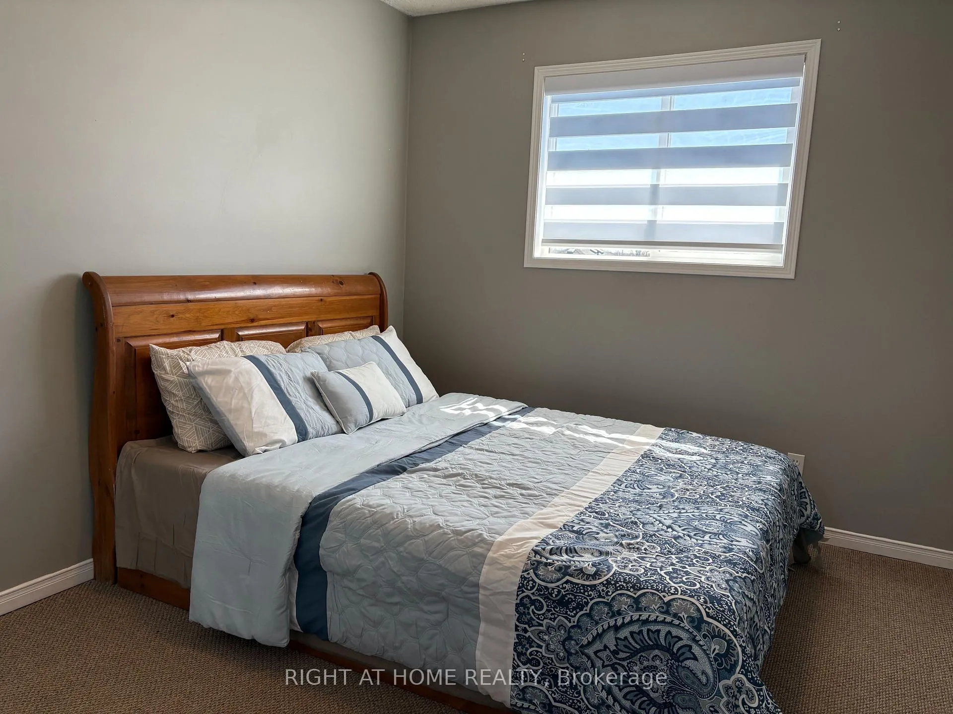 Photo 8 of 13 Golds Crescent, Barrie, Holly — HOMEH