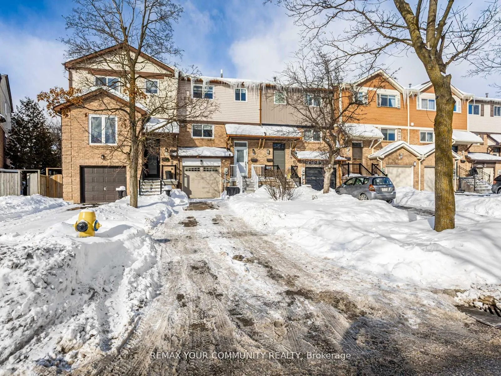 Photo 2 of 60 Dana Crescent, Vaughan, Crestwood-Springfarm-Yorkhill — HOMEH