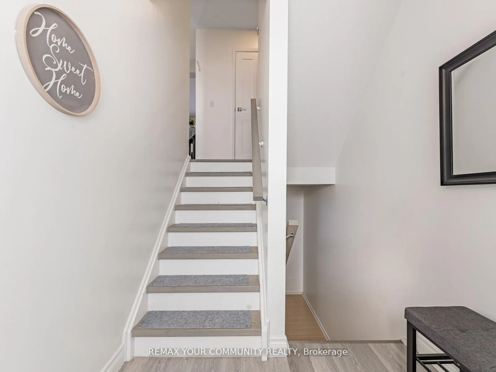 Photo 6 of 60 Dana Crescent, Vaughan, Crestwood-Springfarm-Yorkhill — HOMEH