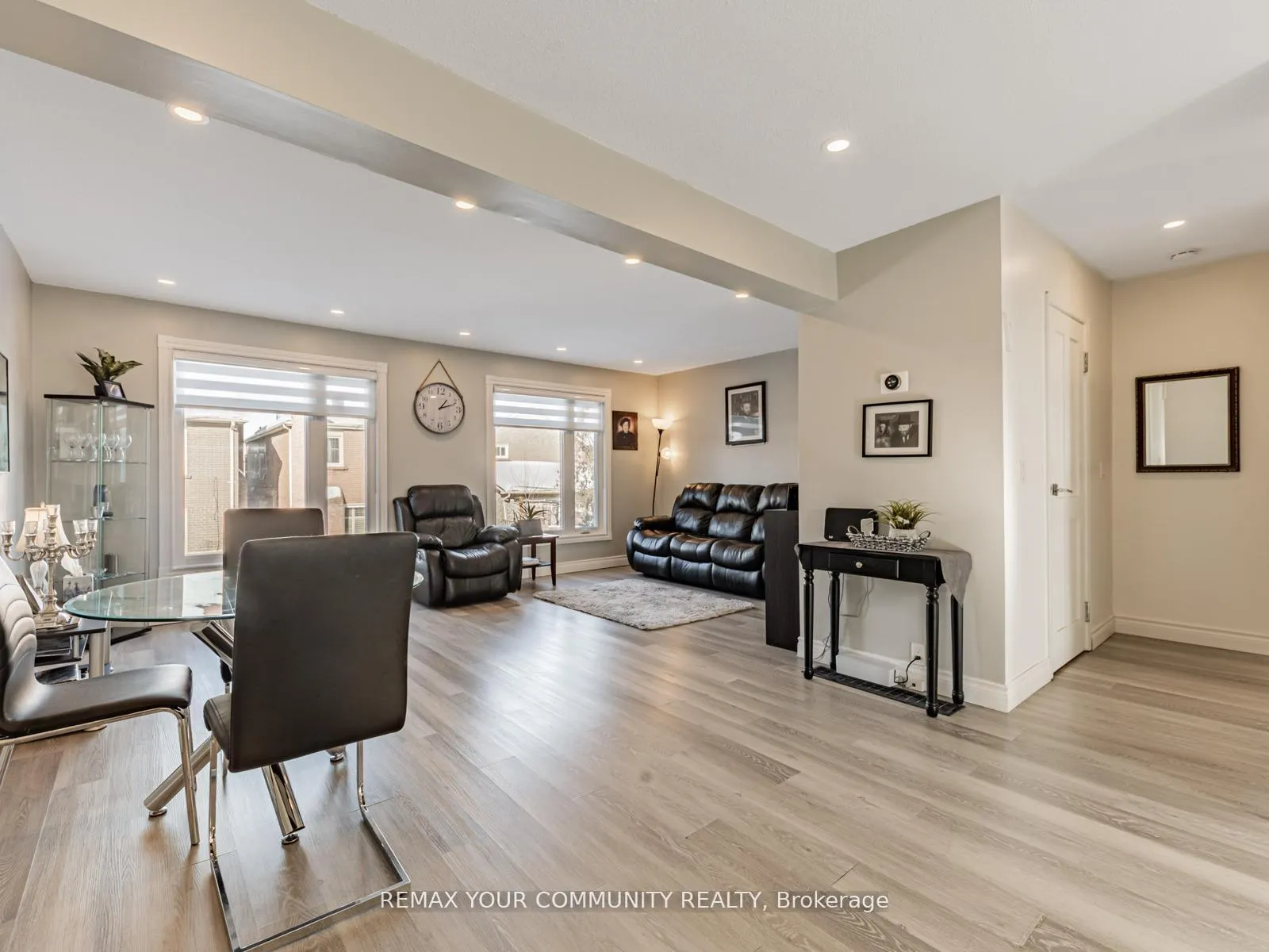 Photo 12 of 60 Dana Crescent, Vaughan, Crestwood-Springfarm-Yorkhill — HOMEH