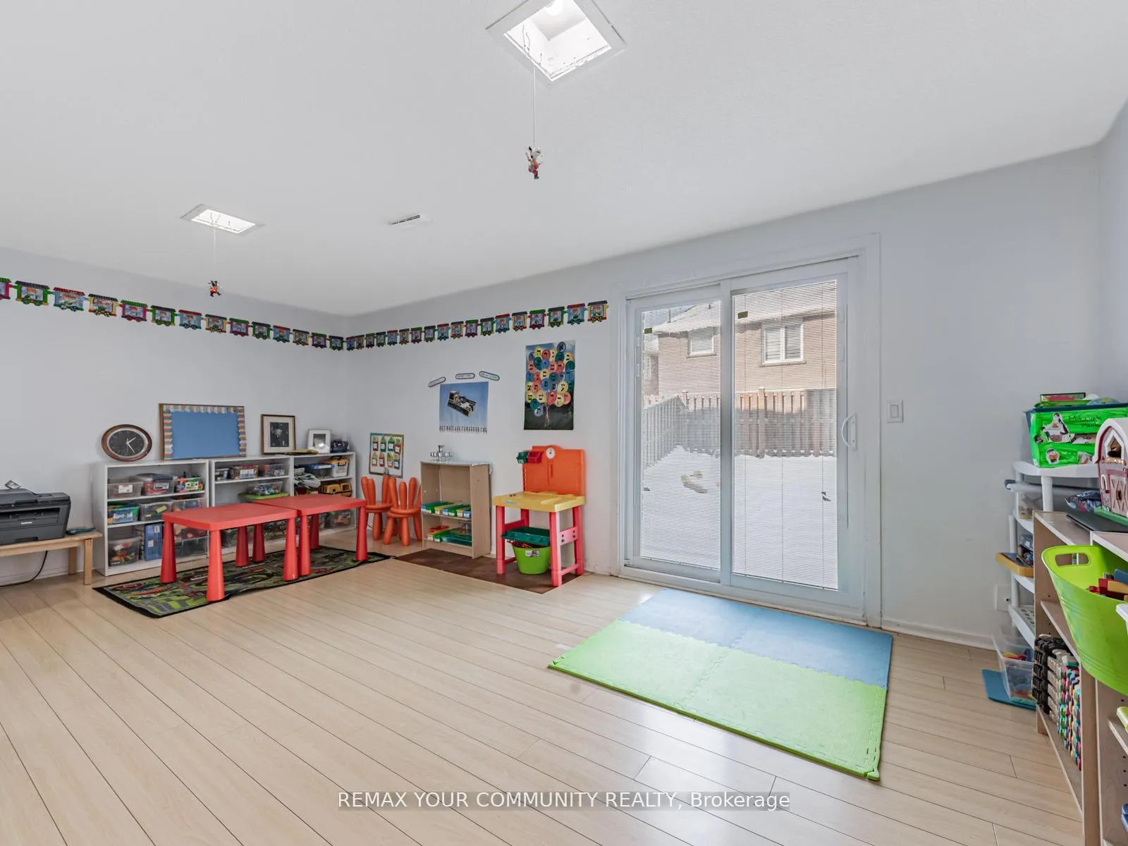Photo 19 of 60 Dana Crescent, Vaughan, Crestwood-Springfarm-Yorkhill — HOMEH