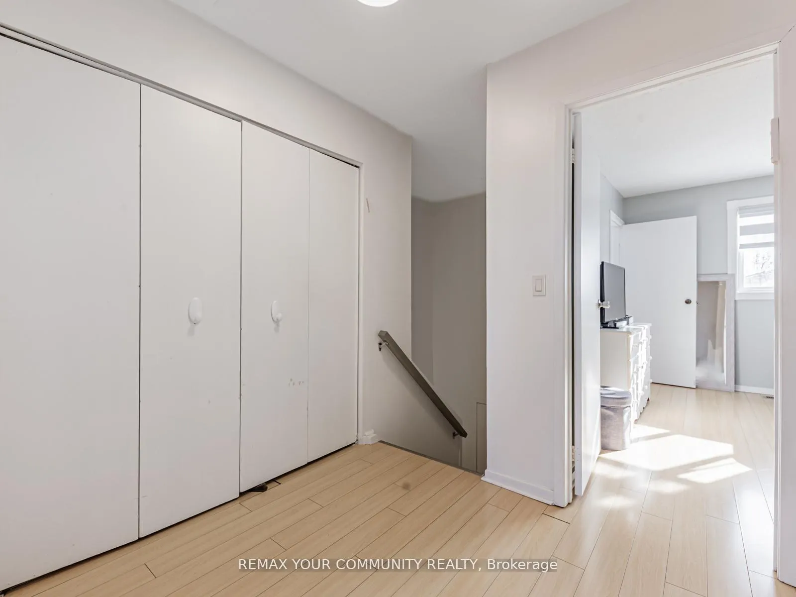 Photo 23 of 60 Dana Crescent, Vaughan, Crestwood-Springfarm-Yorkhill — HOMEH