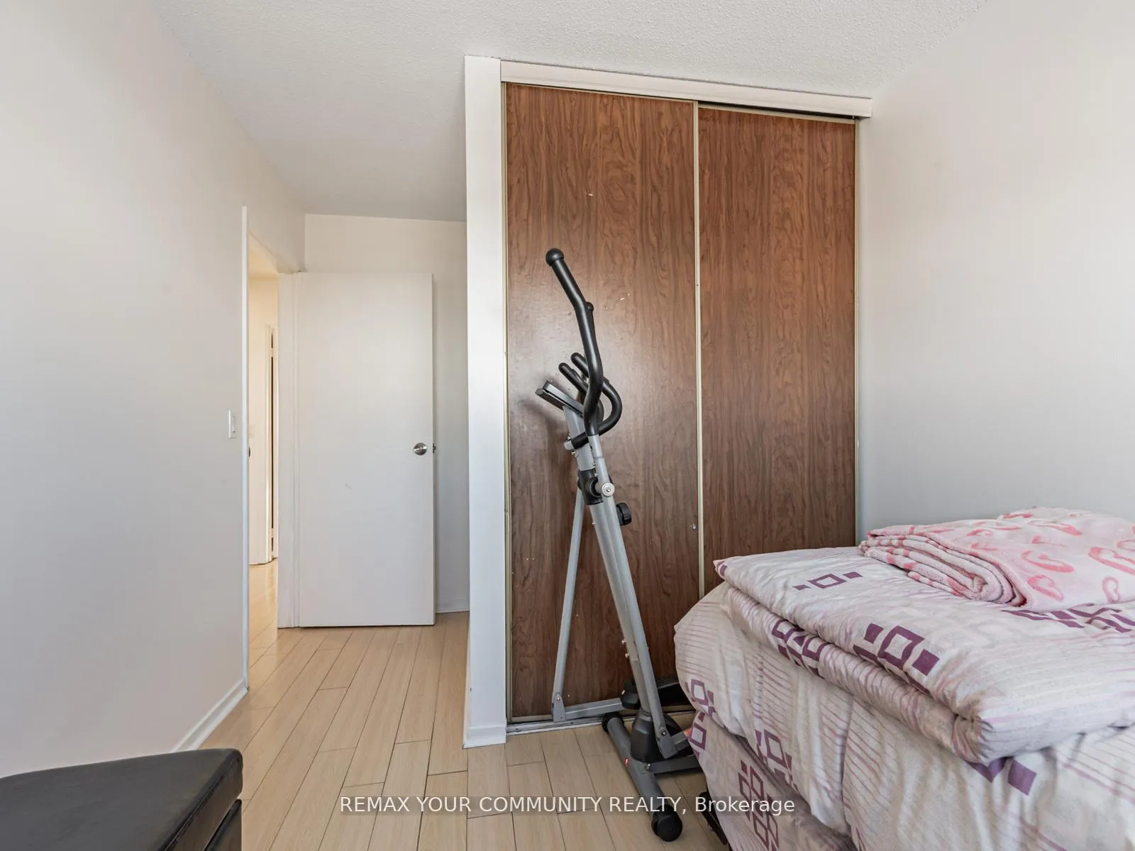 Photo 25 of 60 Dana Crescent, Vaughan, Crestwood-Springfarm-Yorkhill — HOMEH
