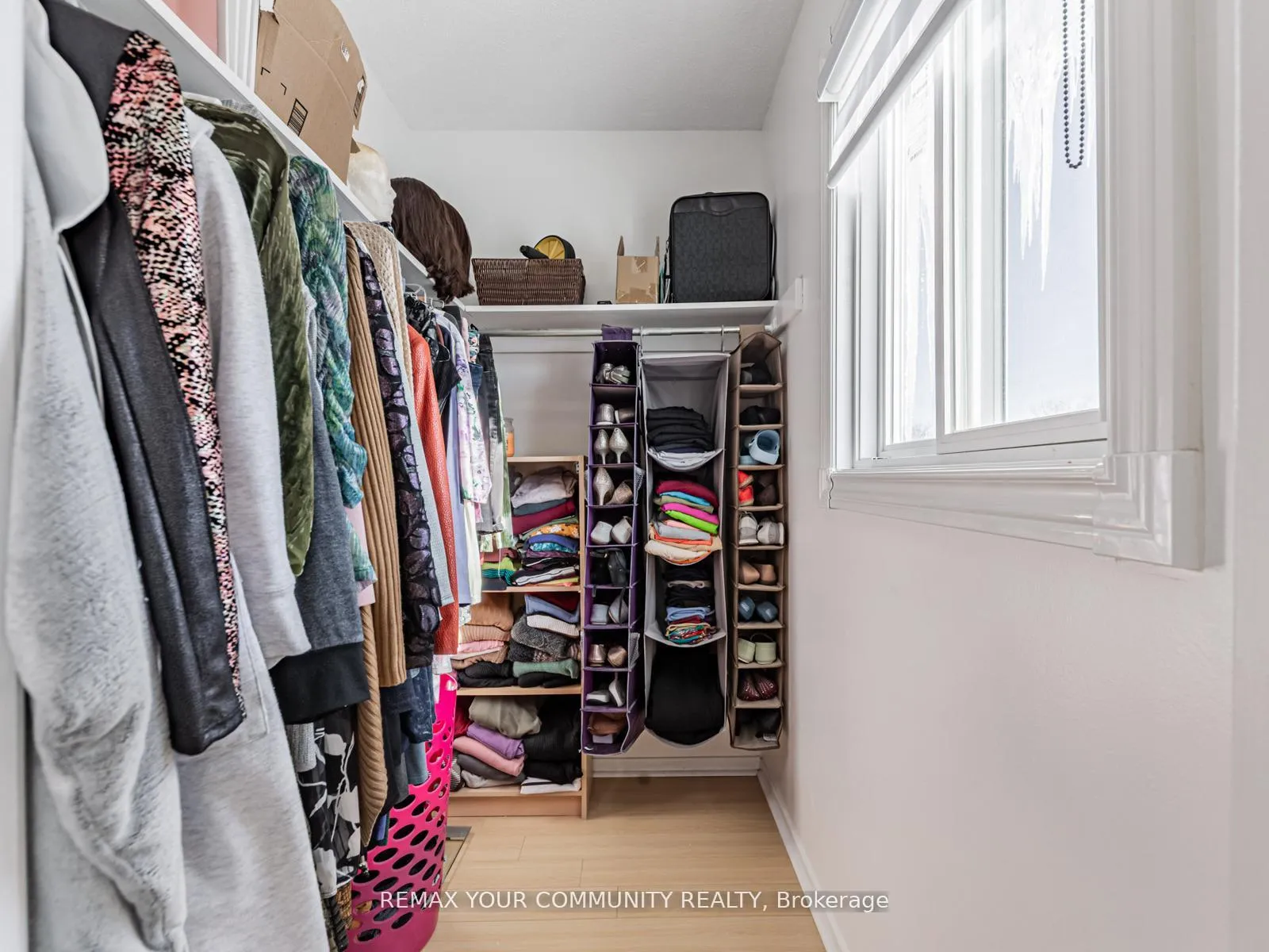 Photo 32 of 60 Dana Crescent, Vaughan, Crestwood-Springfarm-Yorkhill — HOMEH