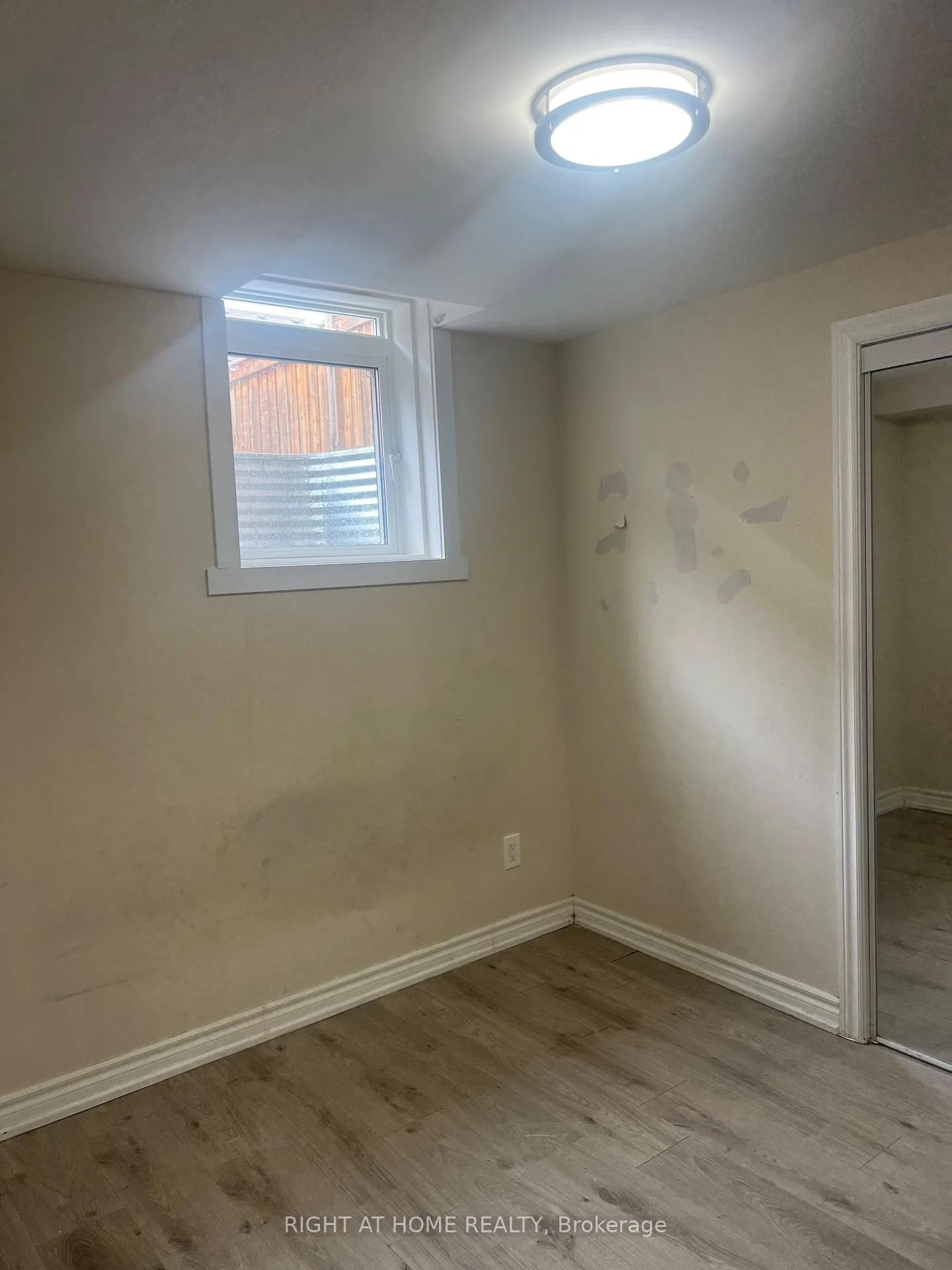 Photo 3 of 49 divinity Circle, Brampton, Northwest Brampton — HOMEH