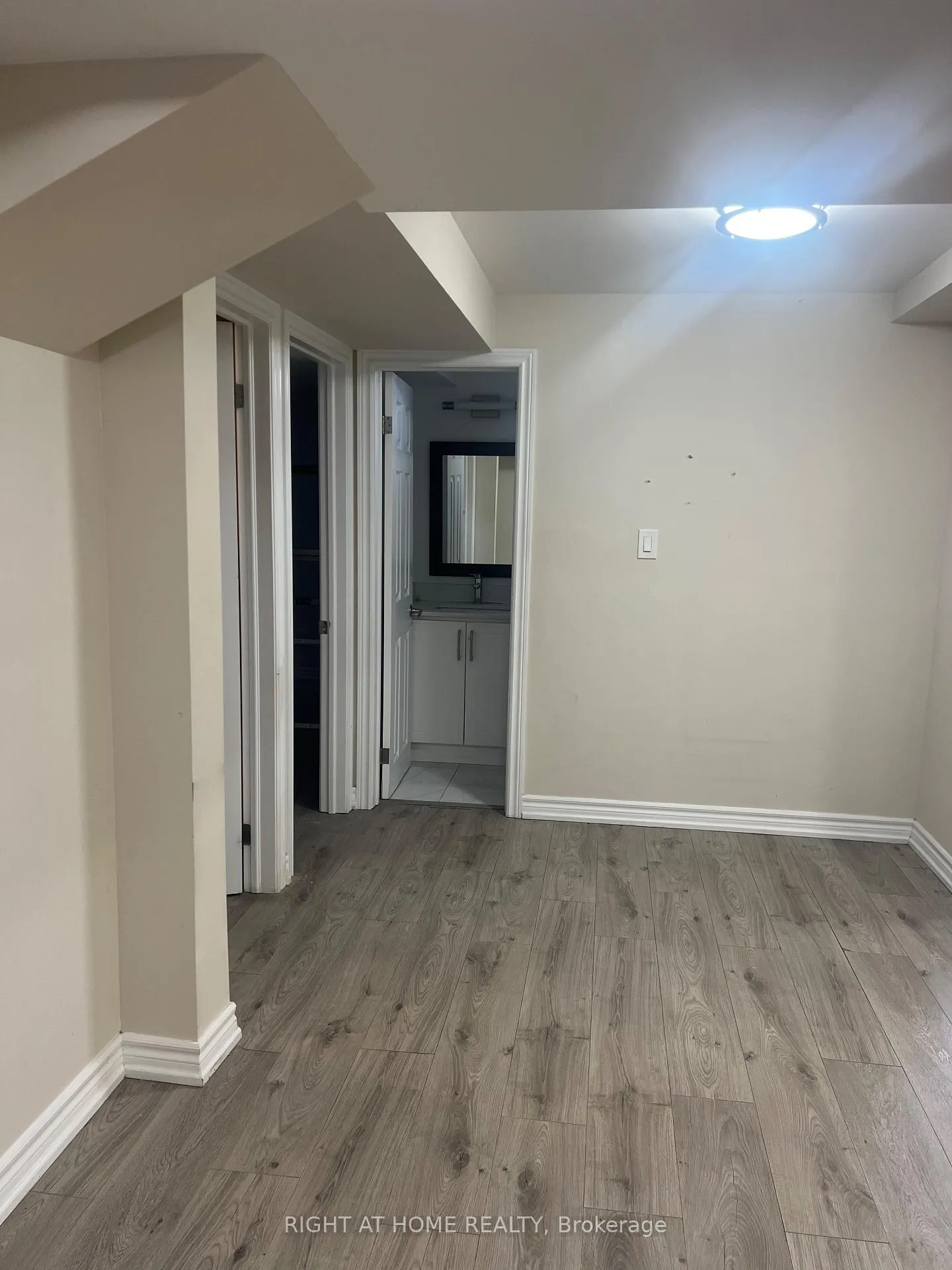 Photo 5 of 49 divinity Circle, Brampton, Northwest Brampton — HOMEH