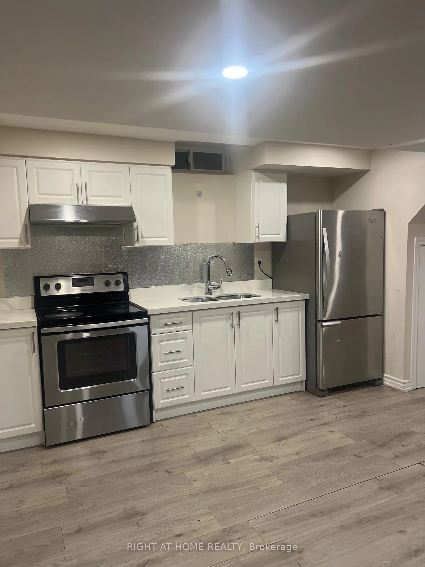 Photo 10 of 49 divinity Circle, Brampton, Northwest Brampton — HOMEH