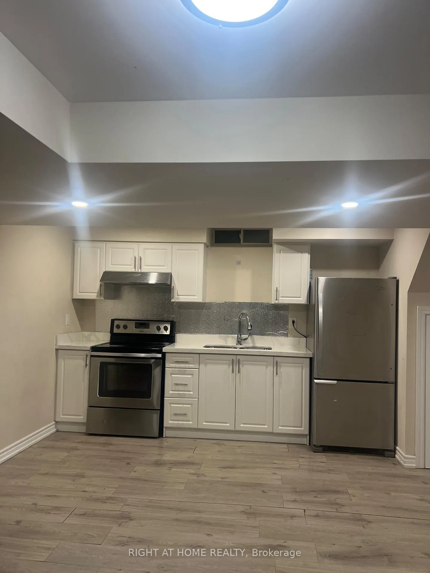 Photo 11 of 49 divinity Circle, Brampton, Northwest Brampton — HOMEH