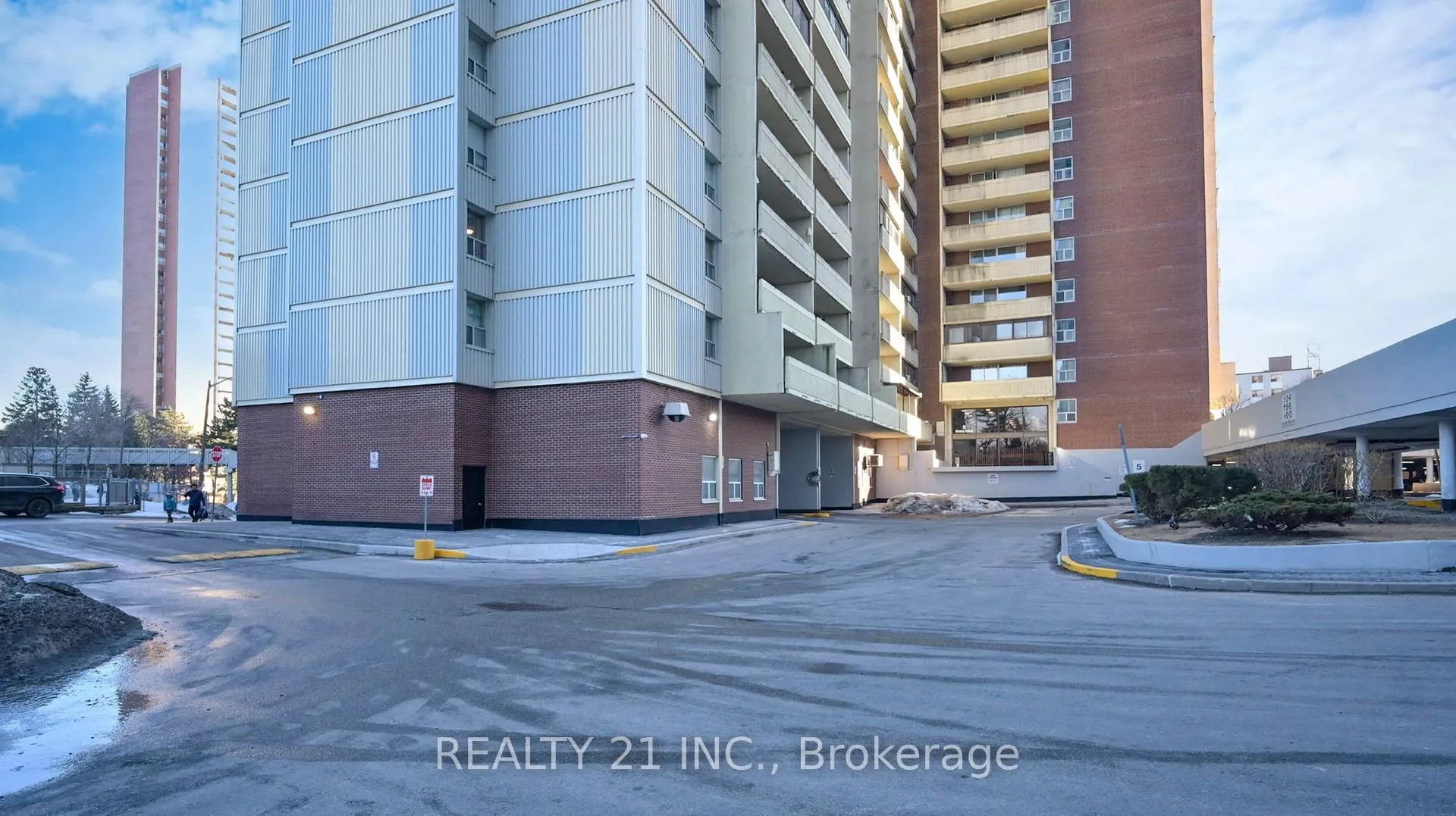 Photo 5 of Unit 2103, 5 Massey Square, Toronto, Crescent Town — HOMEH