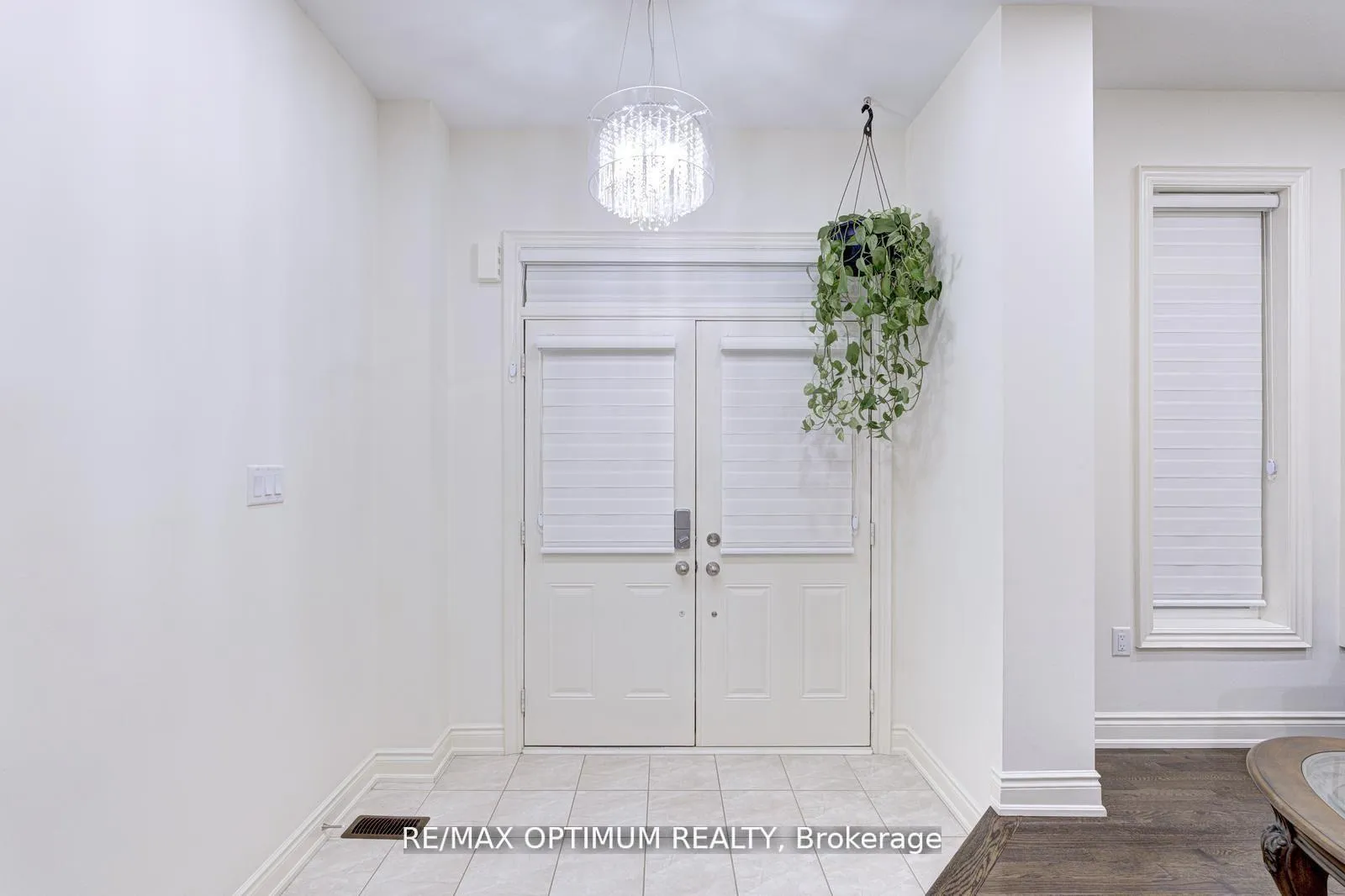 Photo 3 of 91 Elderslie Crescent, Vaughan, Kleinburg — HOMEH