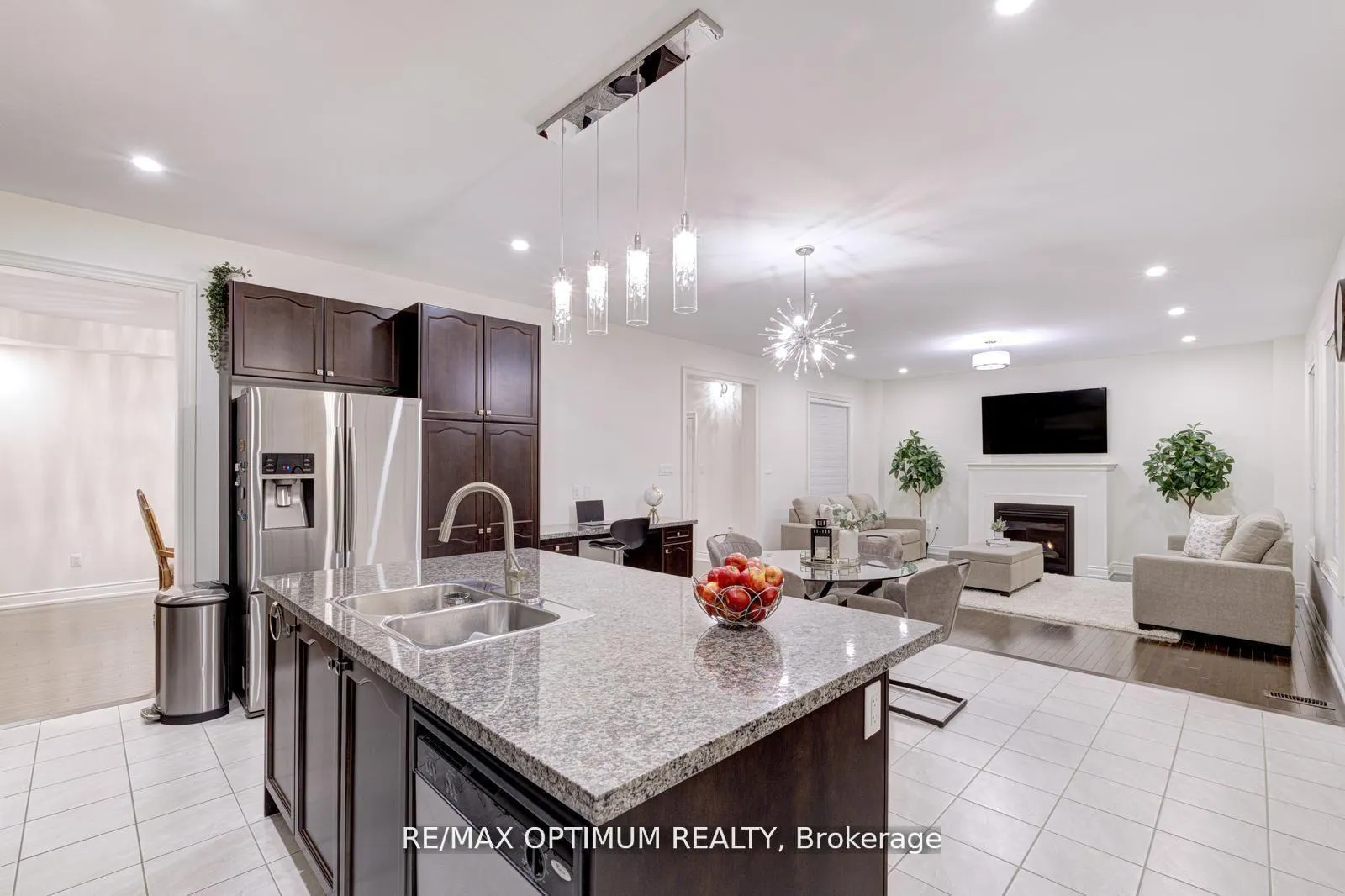 Photo 12 of 91 Elderslie Crescent, Vaughan, Kleinburg — HOMEH