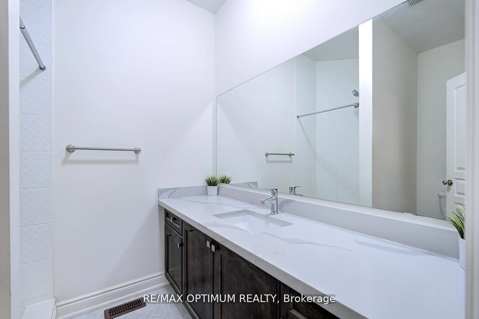 Photo 39 of 91 Elderslie Crescent, Vaughan, Kleinburg — HOMEH