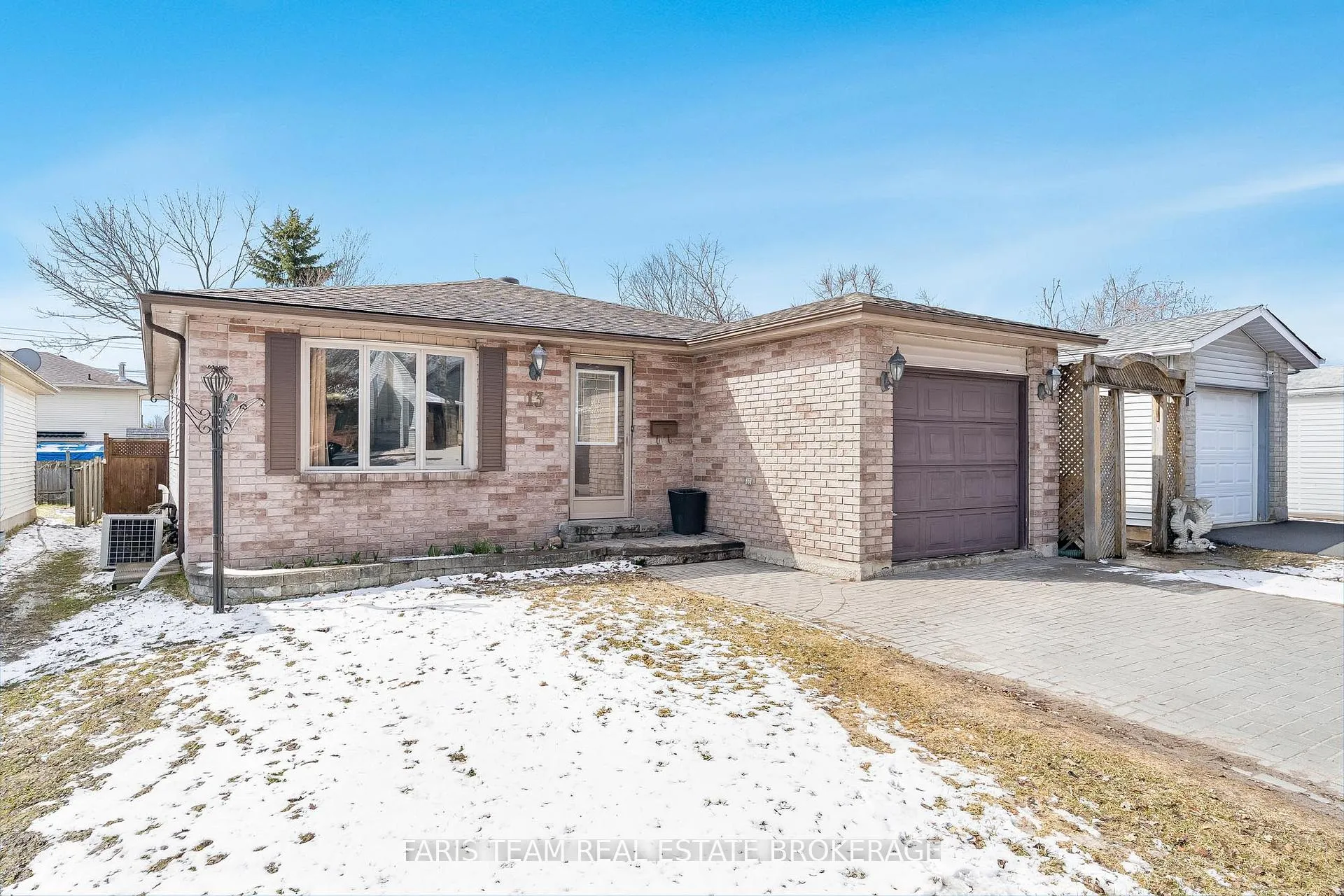 Photo 3 of 13 Maitland Drive, Barrie, Grove East — HOMEH