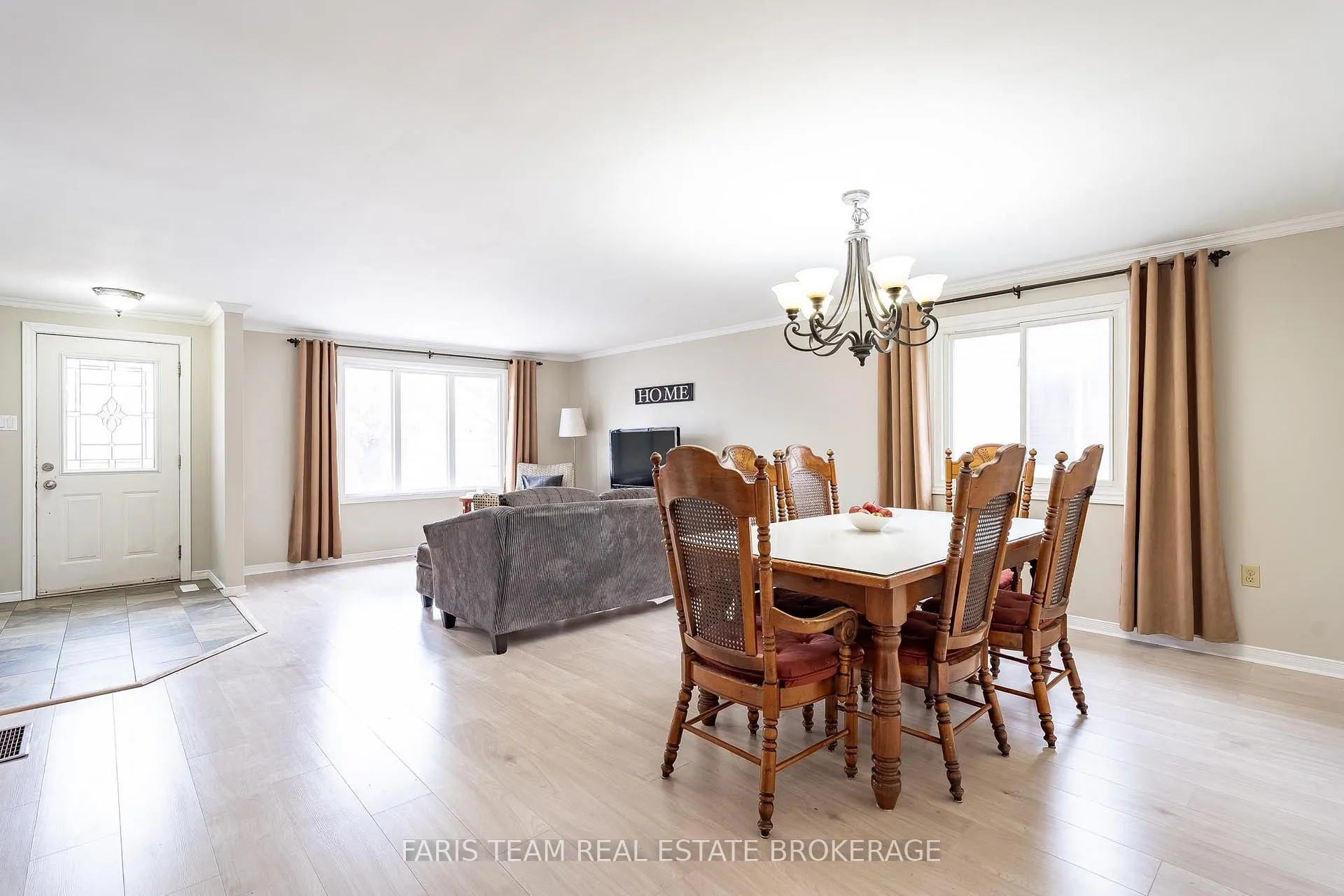 Photo 10 of 13 Maitland Drive, Barrie, Grove East — HOMEH