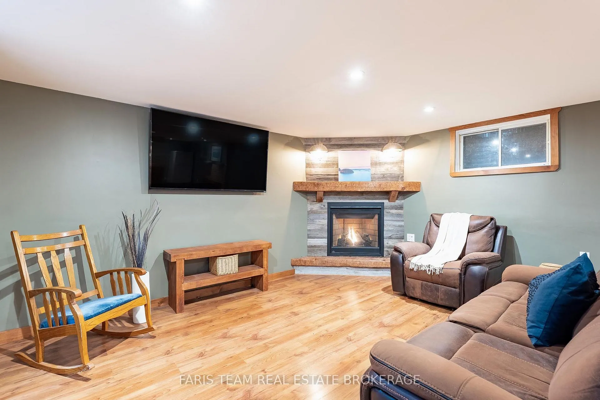 Photo 18 of 13 Maitland Drive, Barrie, Grove East — HOMEH